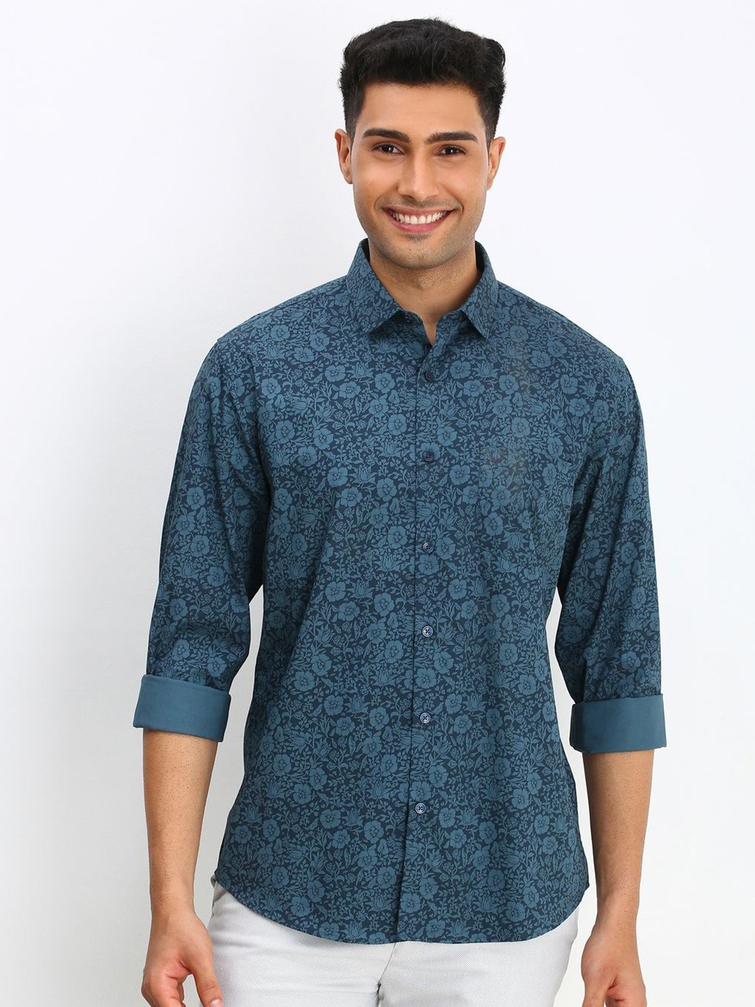 

Allen Solly Men Spread Collar Floral Printed Cotton Slim Fit Casual Shirt, Navy blue