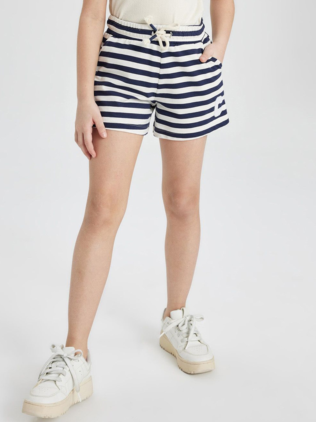 

DeFacto Girls Striped Technology Mid-Rise Shorts, White