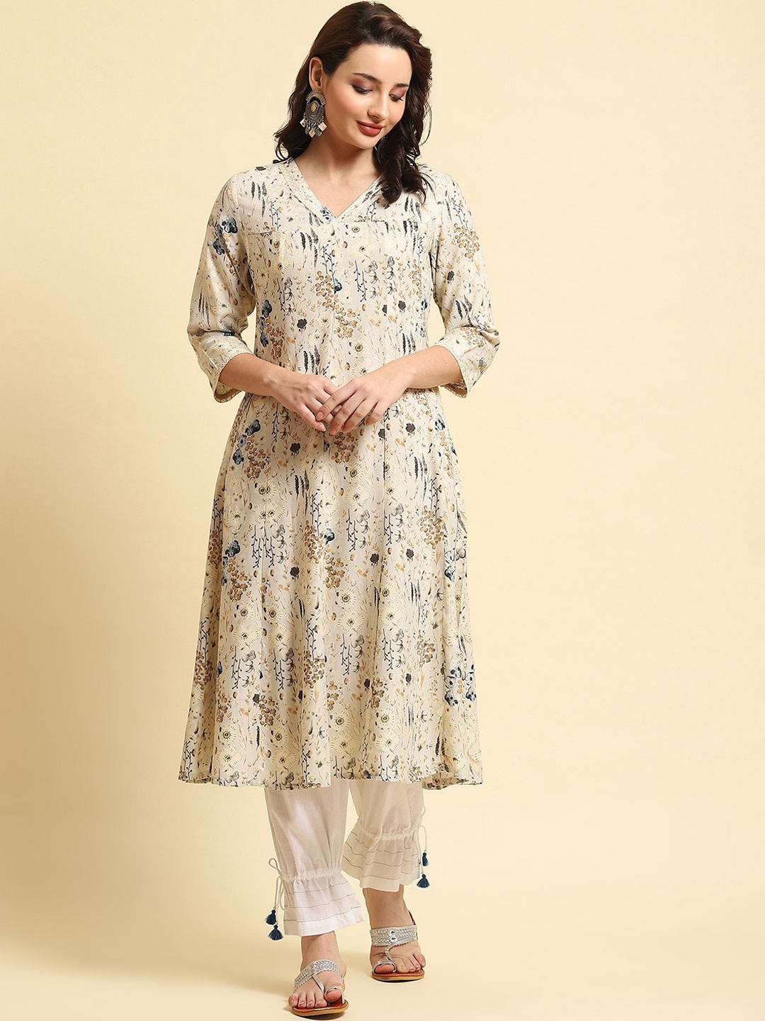 

Shree Floral Printed V Neck A-Line Kurta, Grey