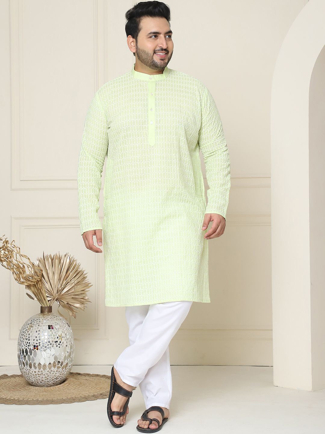 

SOJANYA PLUS Floral Embroidered Thread Work Pure Cotton Straight Kurta with Pyjamas, Green