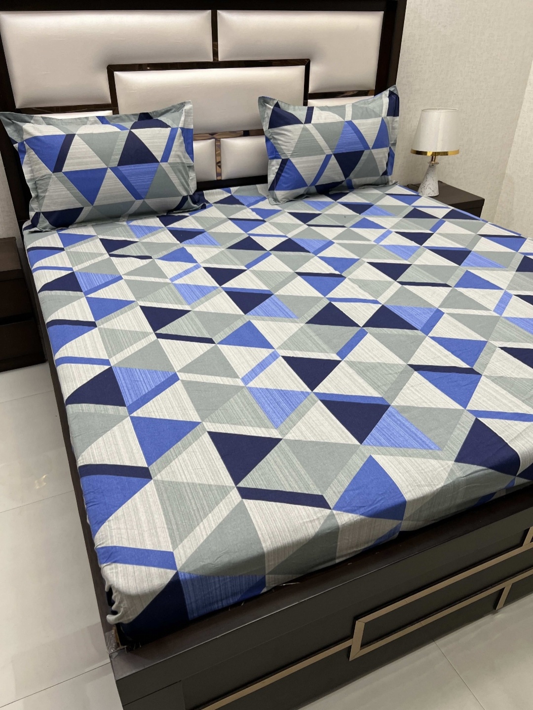 

Pure Decor Sapphire Blue Printed 330 TC Pure Cotton Fitted Super King Bedsheet Set