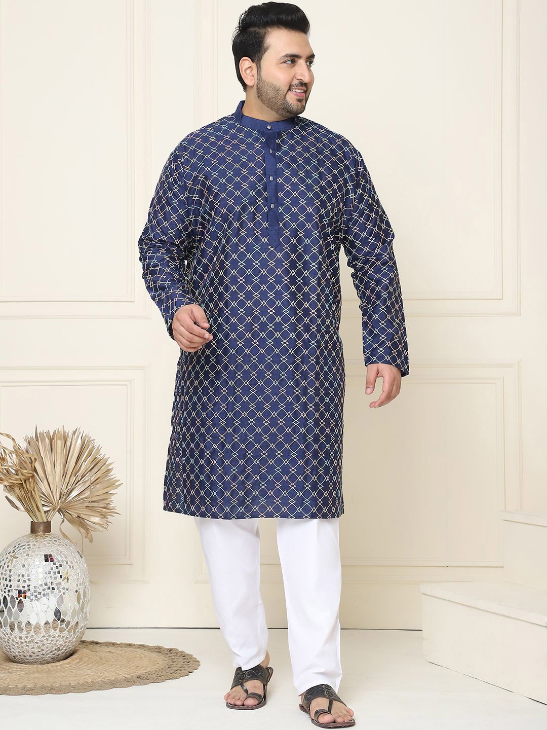 

SOJANYA PLUS Geometric Embroidered Thread Work Silk Cotton Straight Kurta with Pyjamas, Navy blue