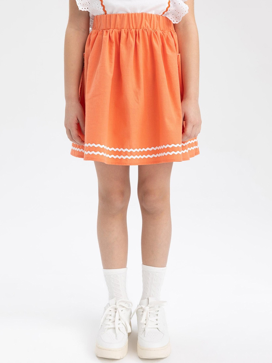 

DeFacto Girls Solid Flared Above Knee Skirts, Orange