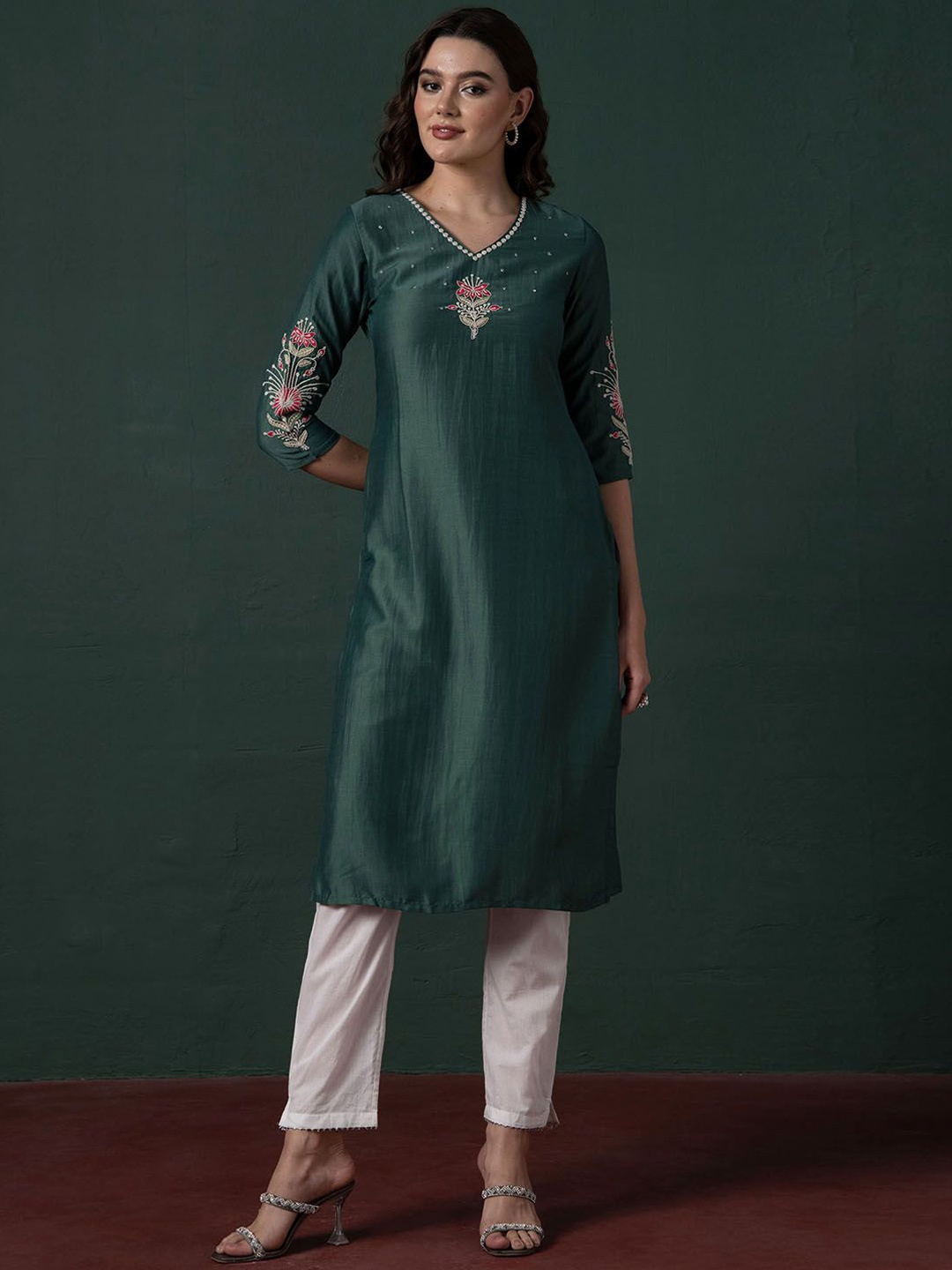 

INDYA Floral Embroidered Straight Kurta, Green