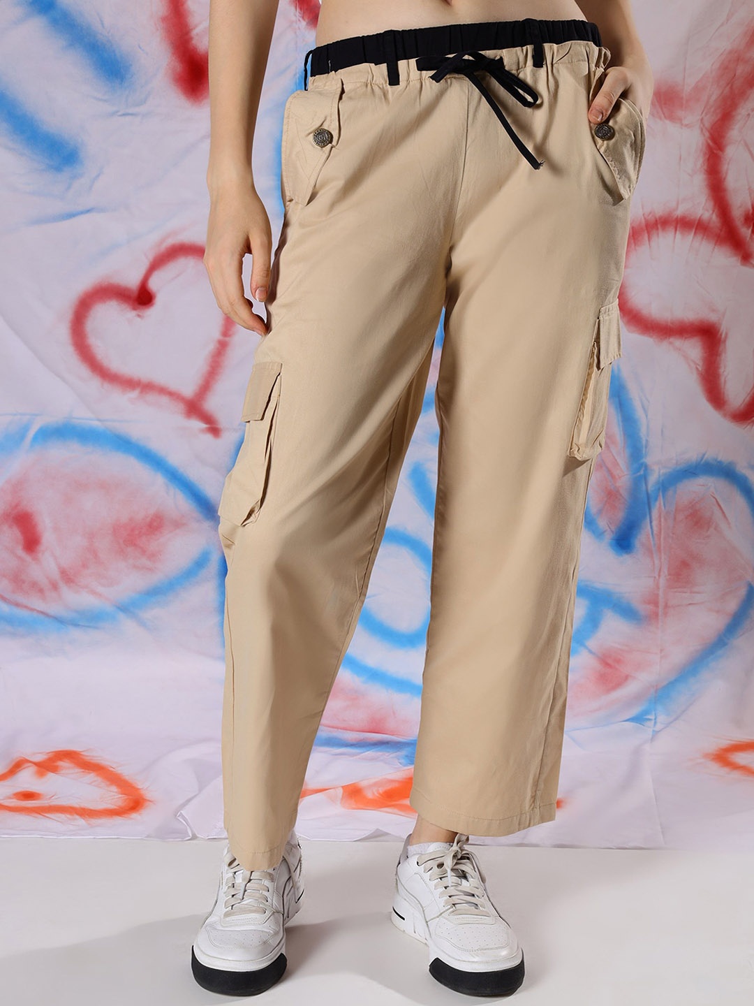 

NEUDIS Women Regular Fit Cargos Trousers, Beige