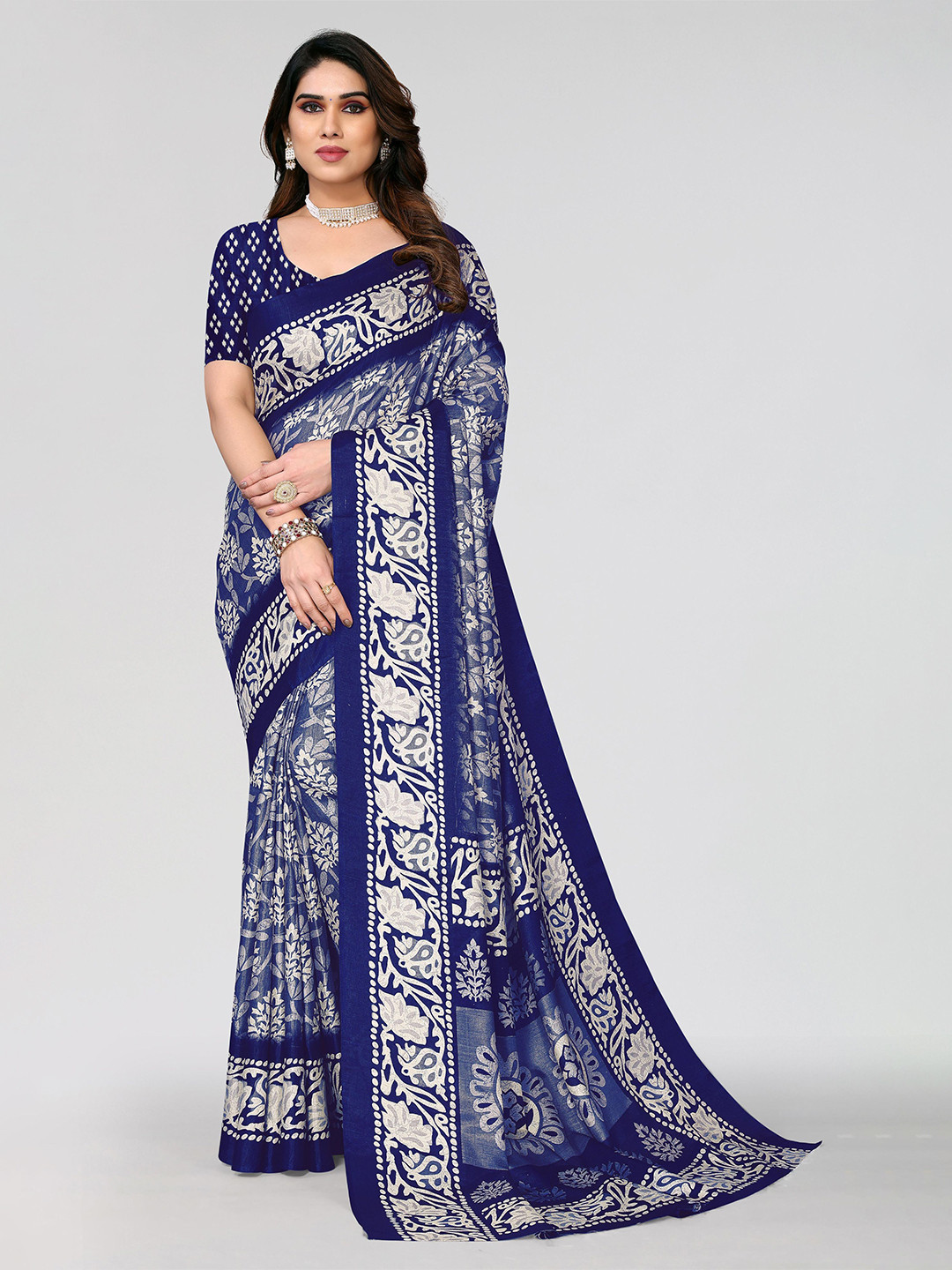 

VIRICA Ethinic Motif Floral Printed Printed Daily Wear Saree, Navy blue