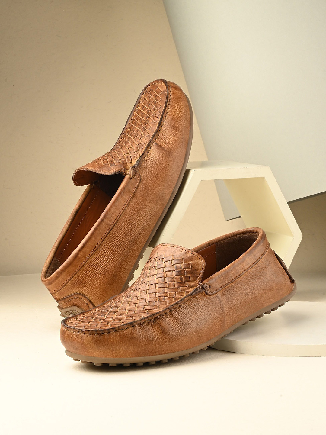 

CARLO ROMANO Men Printed Leather Driving Shoes, Tan
