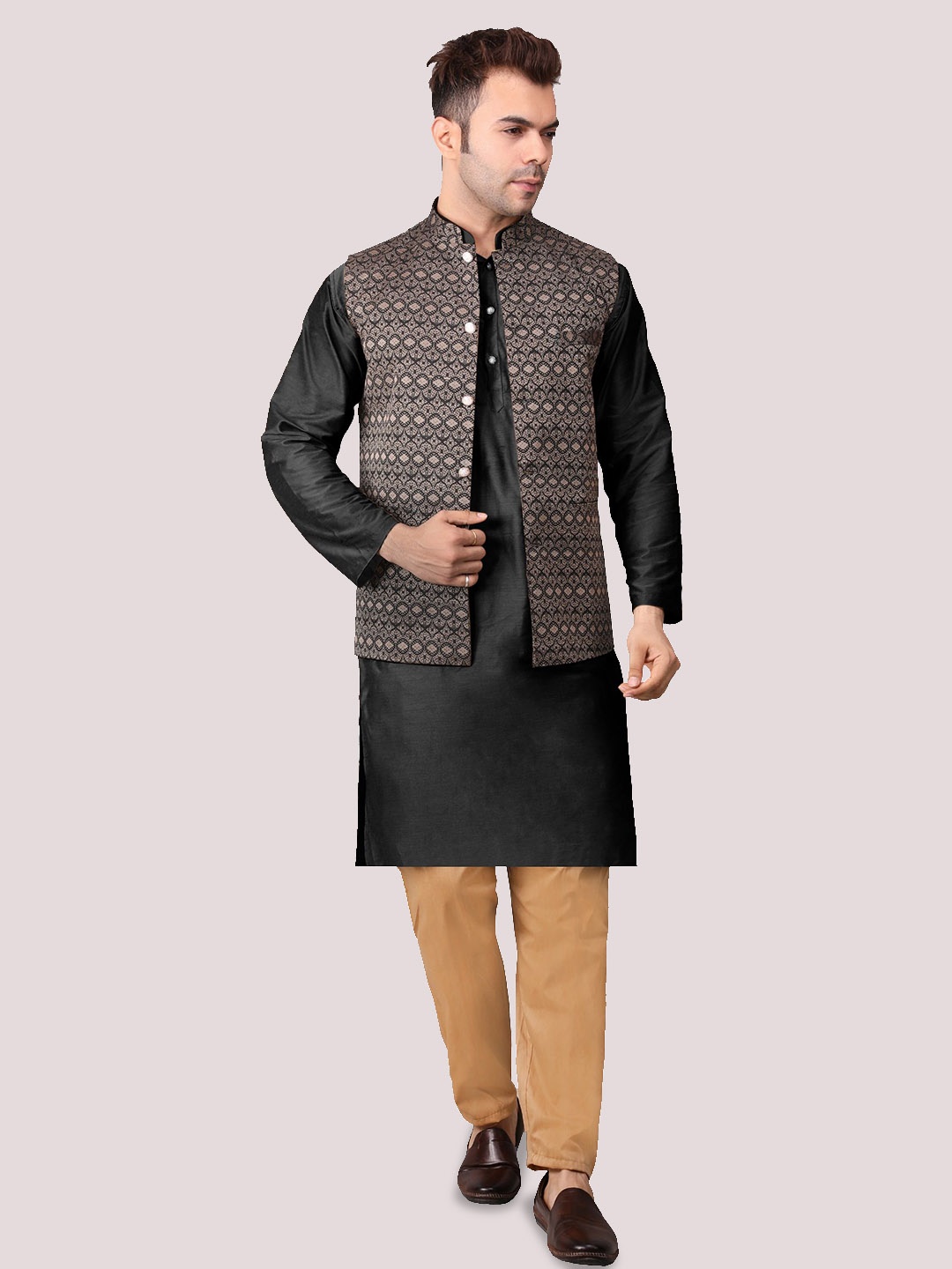 

Voniry Mandarin Collar Jacquard Straight Kurta With Pyjamas & Jacket, Black