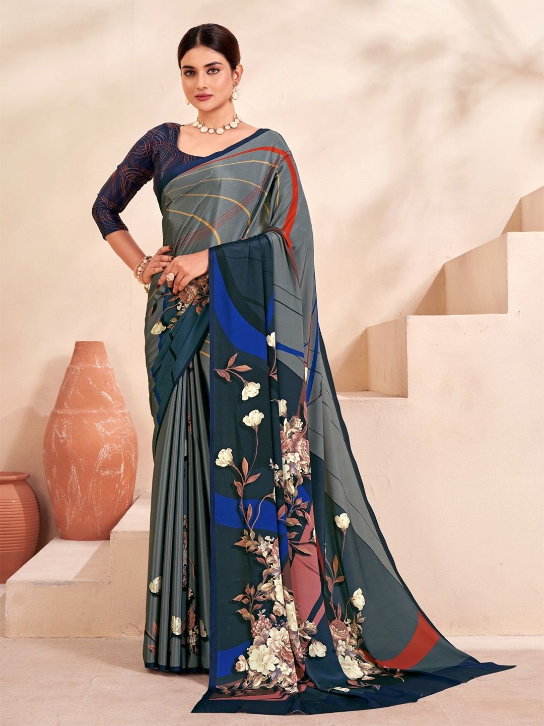 

JIVORA Floral Poly Crepe Saree, Grey