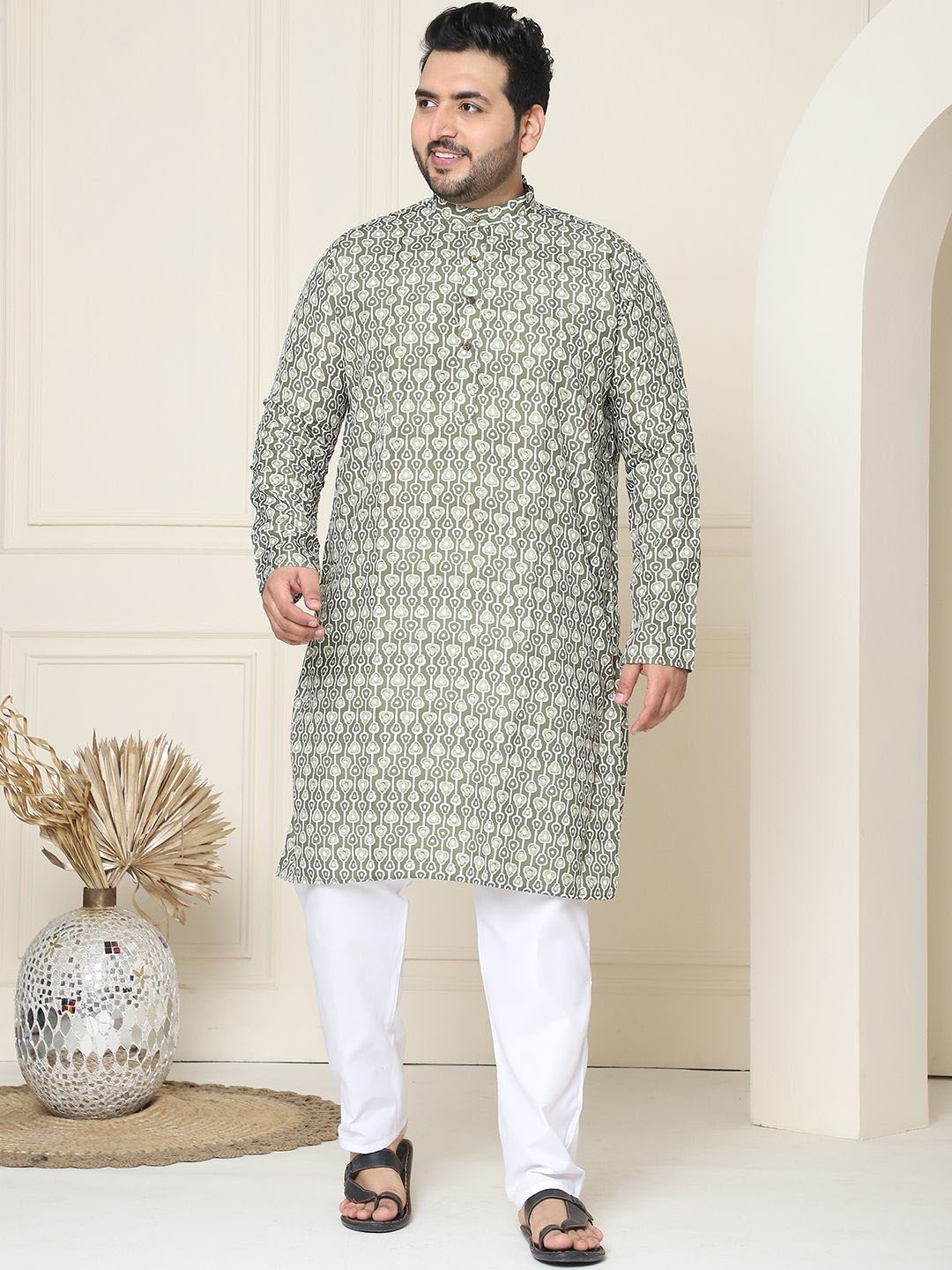 

SOJANYA PLUS Floral Printed Mandarin Collar Pure Cotton Straight Kurta with Pyjamas, Olive