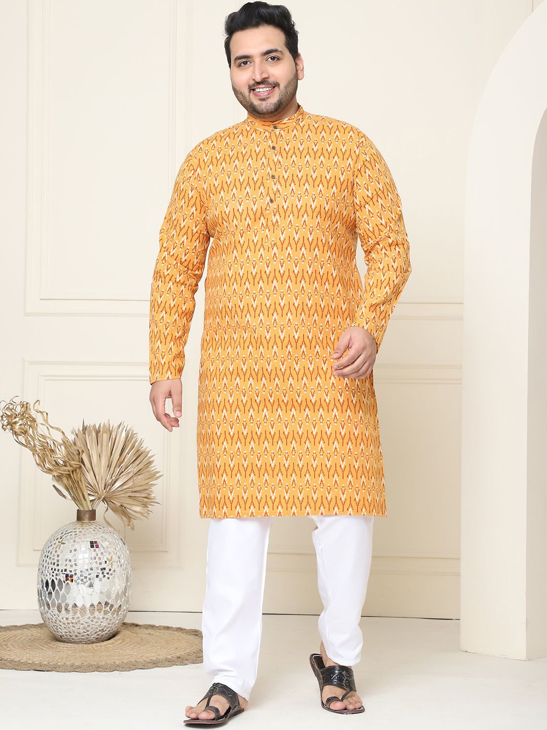 

SOJANYA PLUS Geometric Printed Mandarin Collar Pure Cotton Straight Kurta with Pyjamas, Mustard