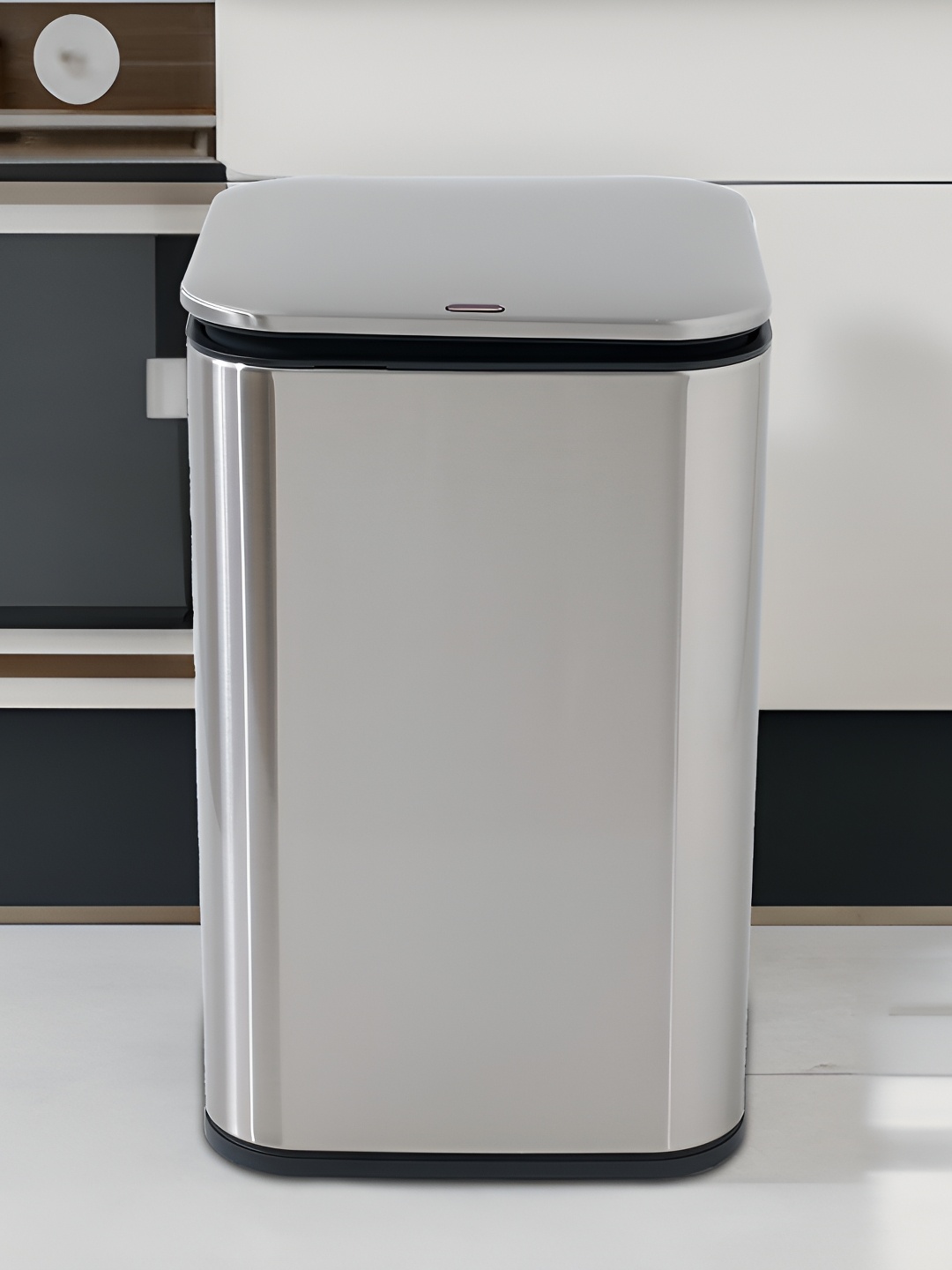 

The Better Home Black & Silver-Toned Stainless Steel Automatic Smart Sensor Dustbin-15L