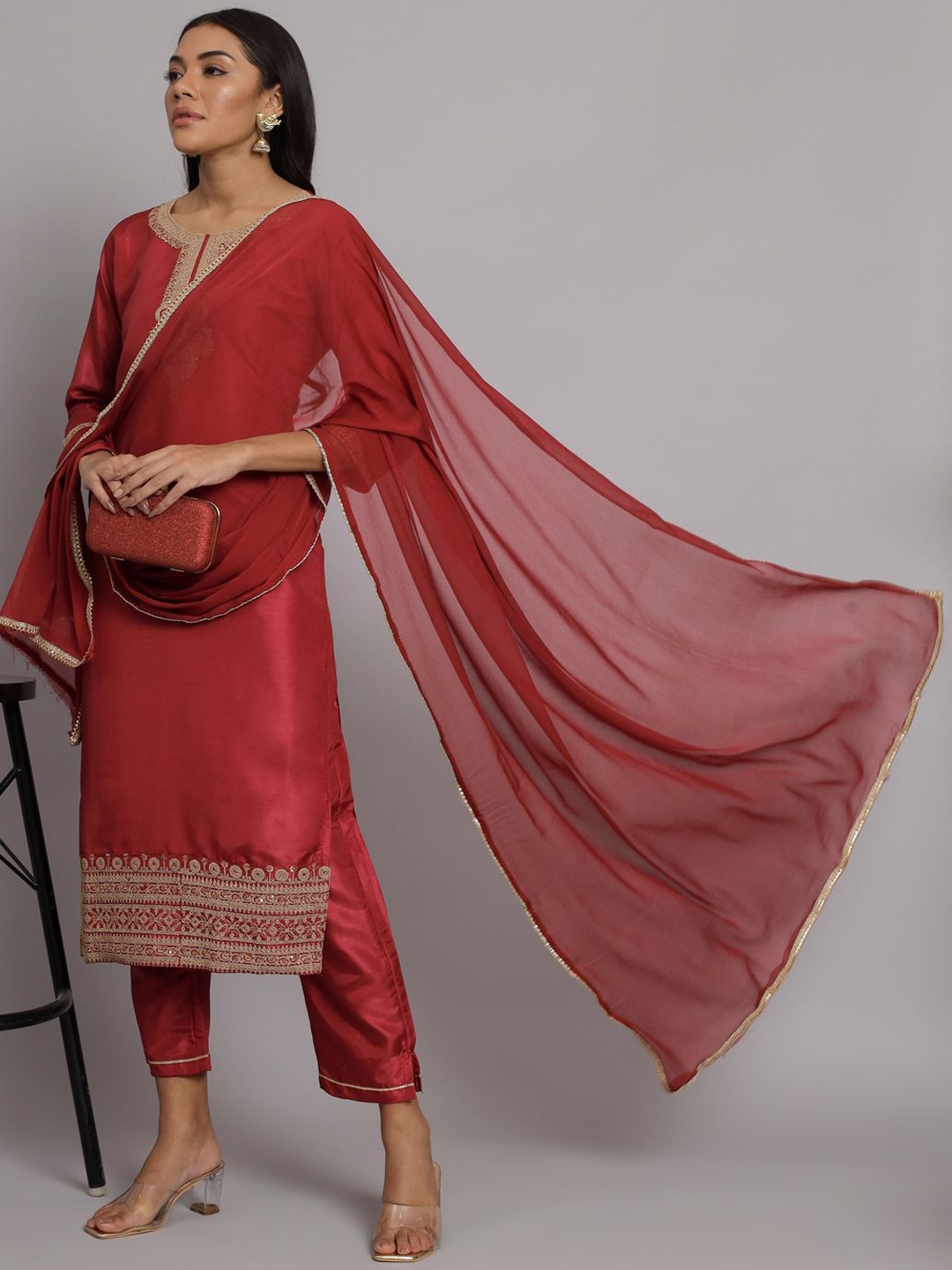 

VredeVogel Ethnic Motifs Embroidered Bead and Stone Straight Kurta & Trousers With Dupatta, Maroon