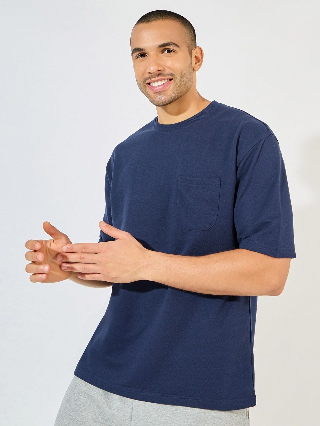 

Styli Men Eco-Earth Terry Oversized T-Shirt with Patch Pocket, Navy blue