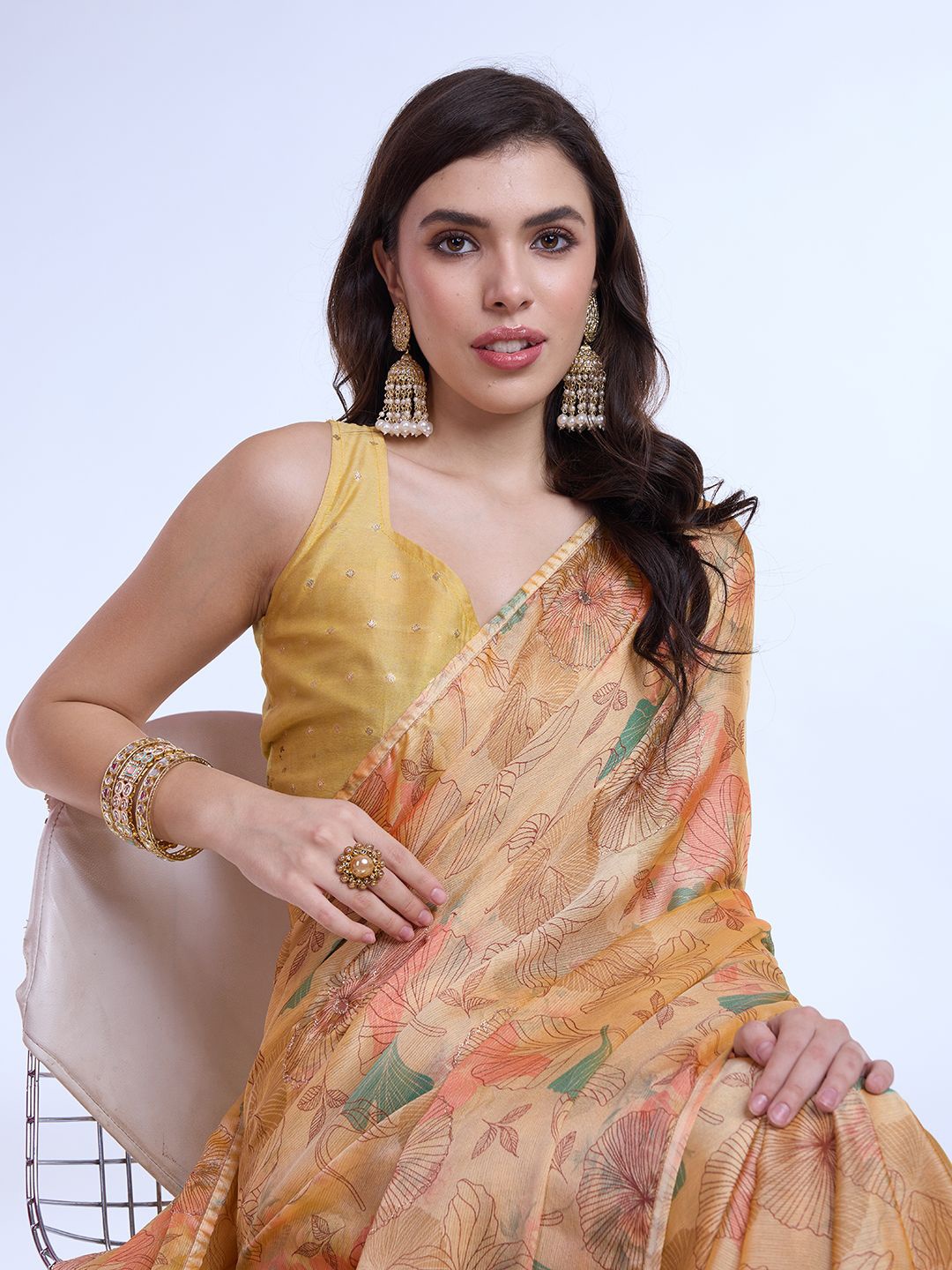 

Mitera Floral Poly Chiffon Saree, Peach