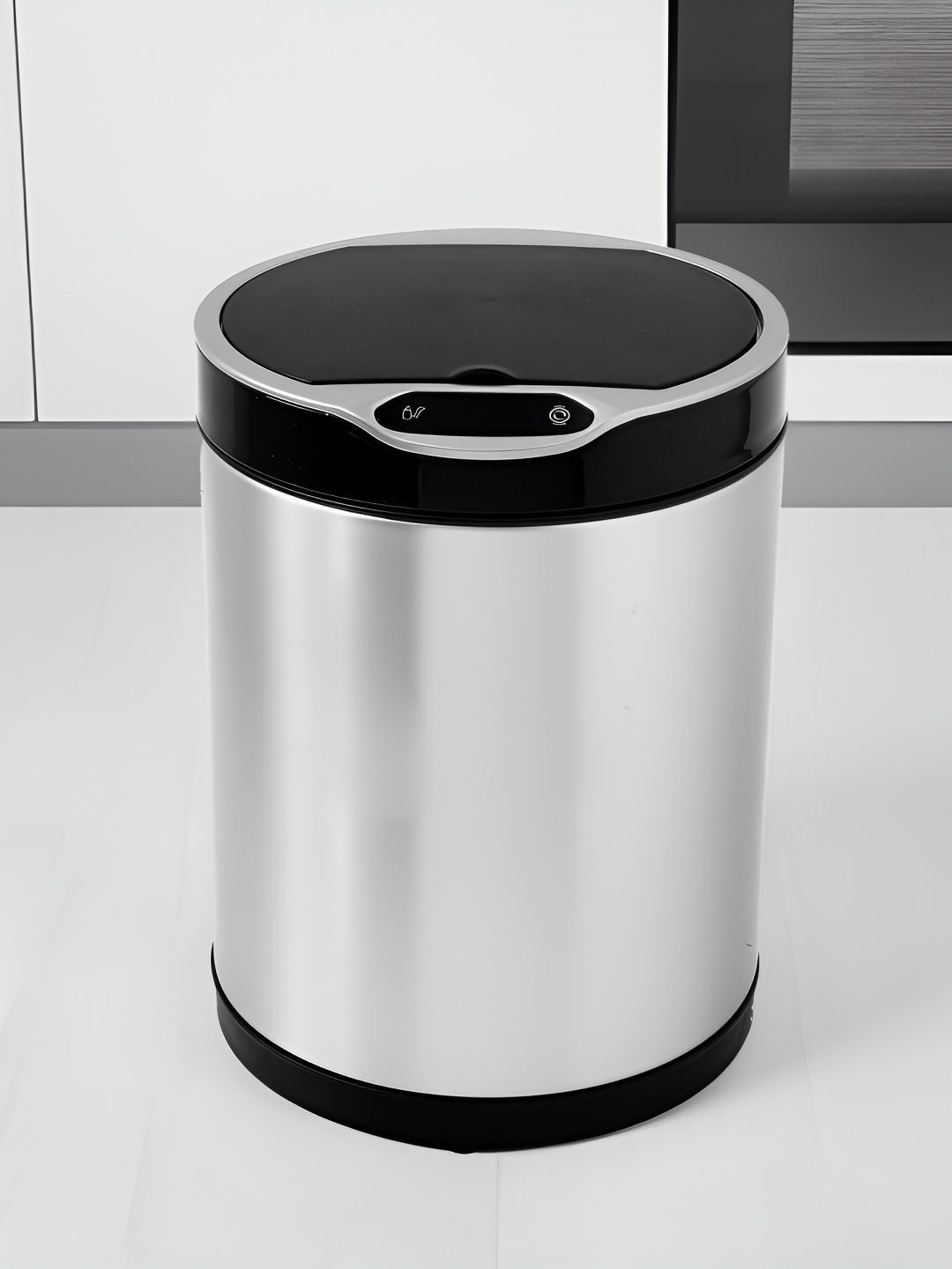 

The Better Home Black & Silver-Toned Stainless Steel Smart Sensor Dustbin 8L