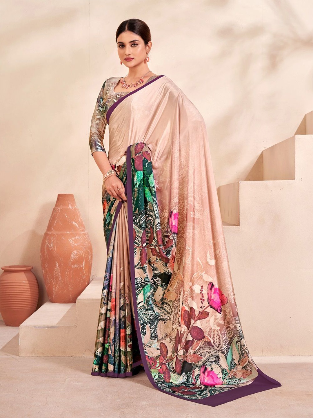 

JIVORA Printed Floral Saree, Peach