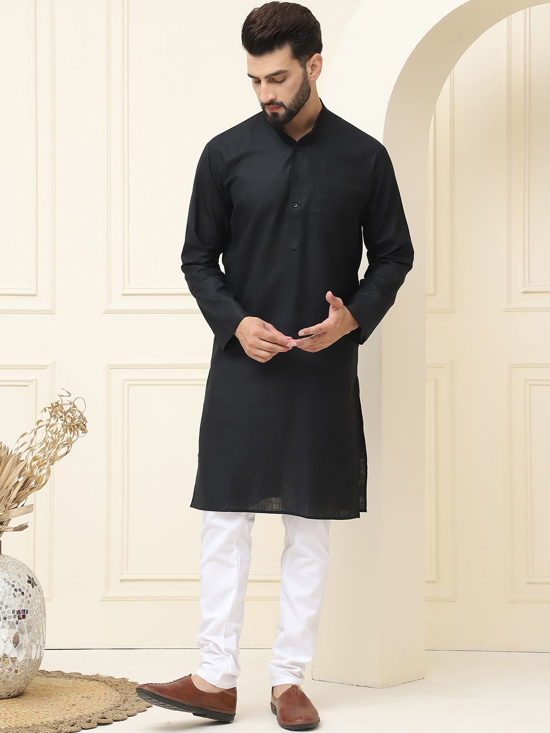 

SOJANYA Mandarin Collar Regular Cotton Linen Kurta With Pyjama, Black