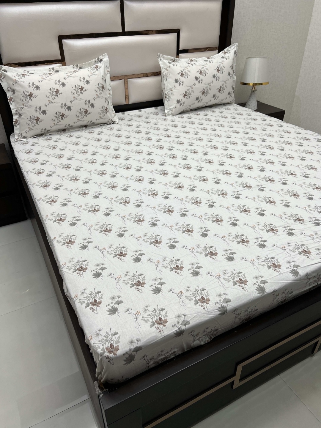 

Pure Decor Sapphire White Floral Pure Cotton 400 TC King Bedsheet & 2 Pillow & Covers