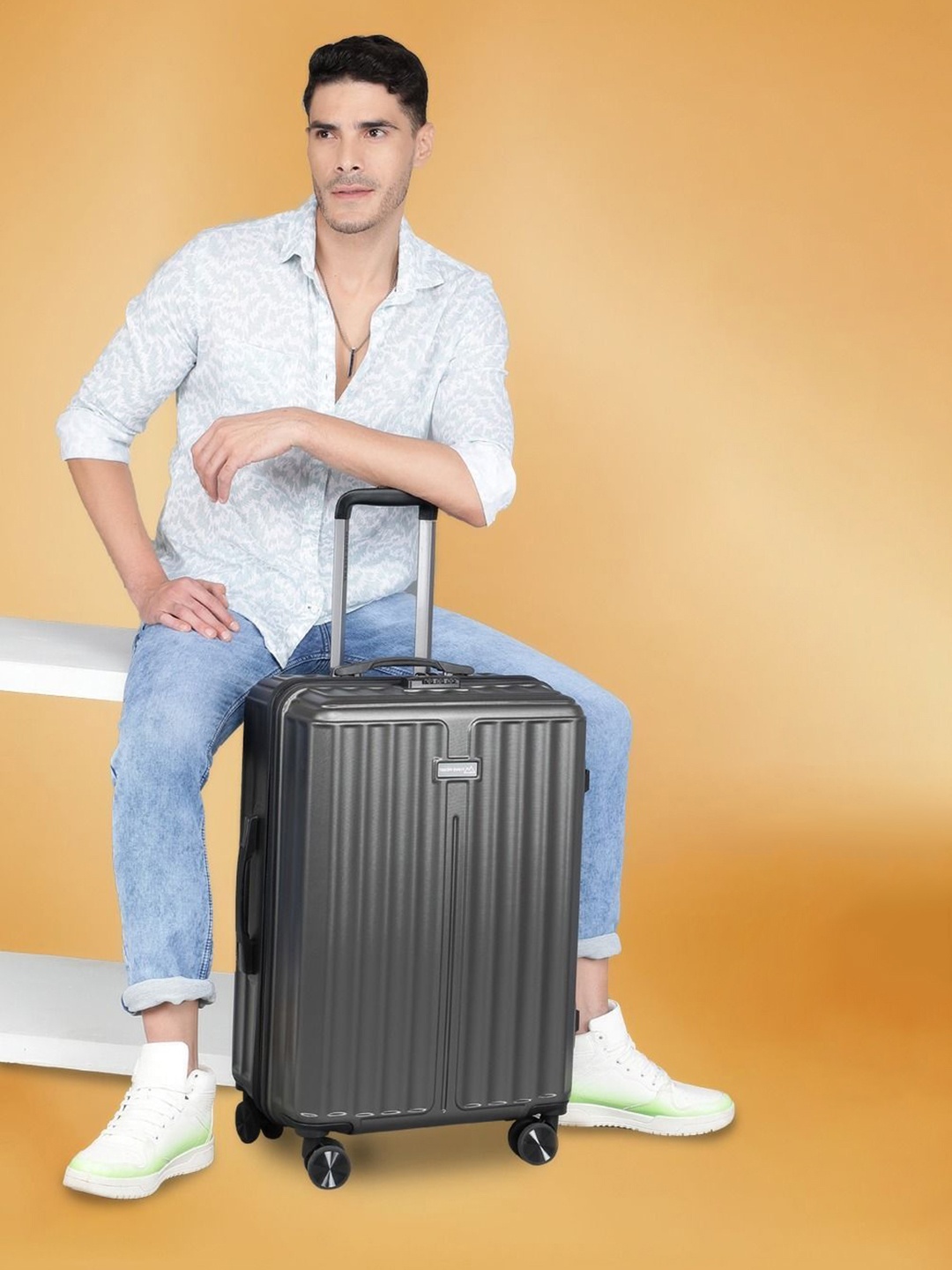 

MOVE-MEANT Set Of 2 Textured Hard-Sided Trolley Bags, Grey