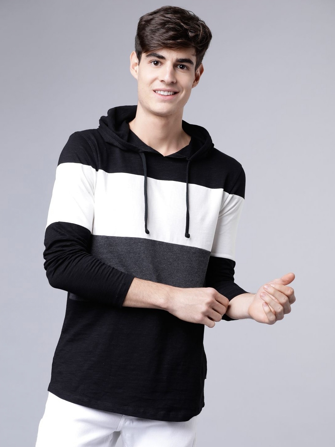 

LOCOMOTIVE Men Colourblocked Hood Cotton Slim Fit T-shirt, Black