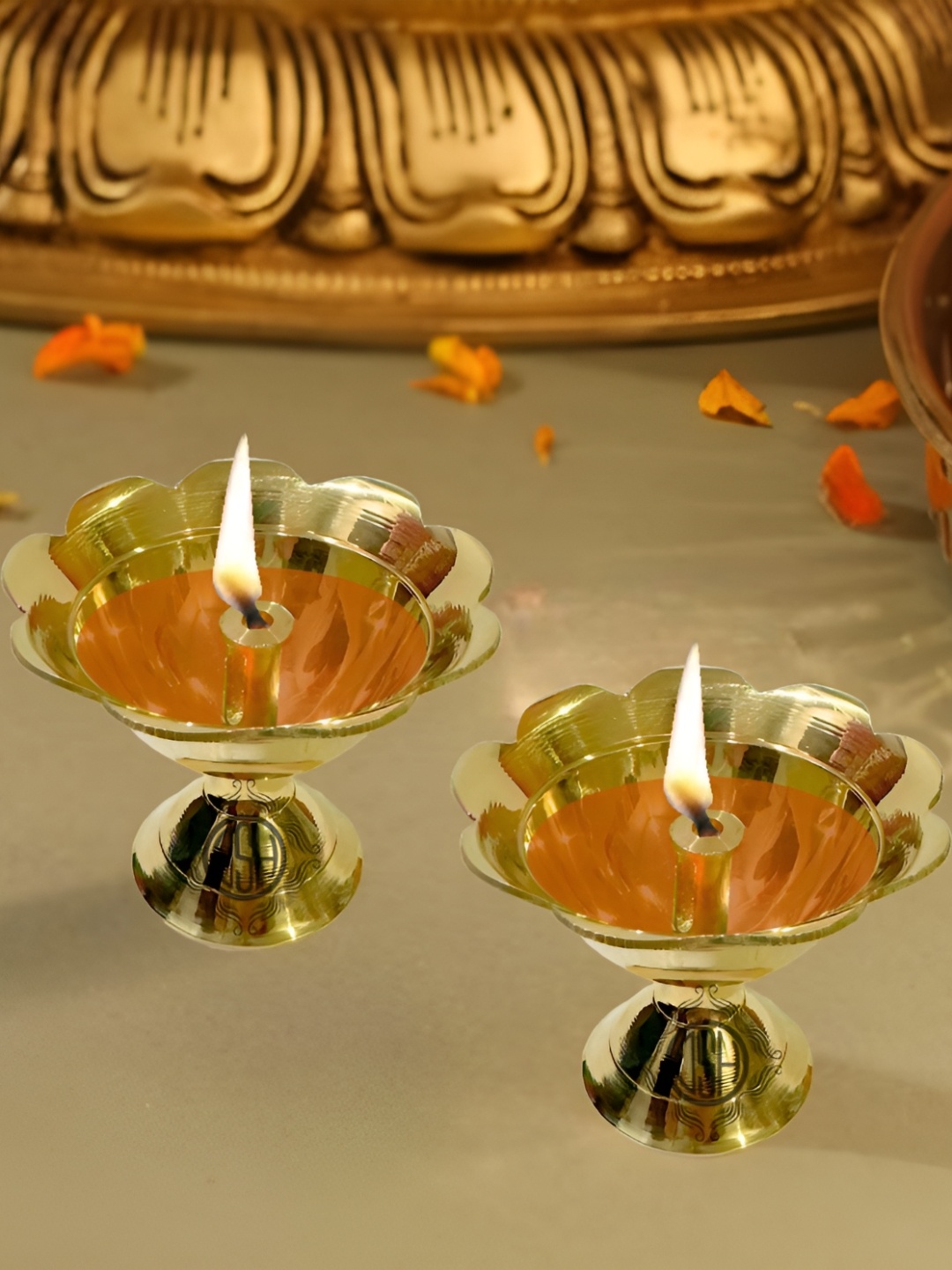 

DSH Crafting Your Curiosity Gold Toned 2 Pieces Lotus Shaped Brass Diyas