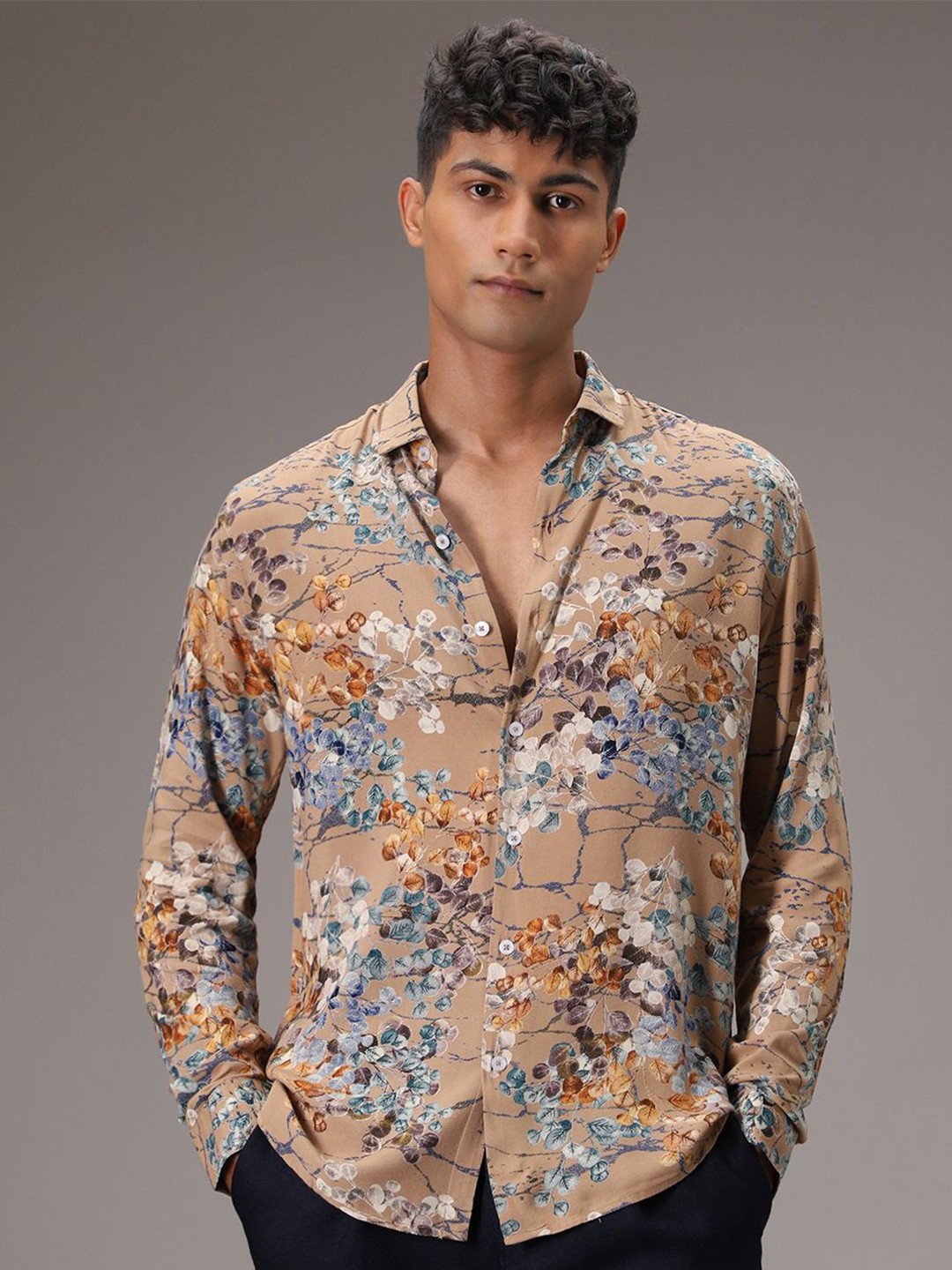 

Banana Club Men Classic Floral Printed Casual Shirt, Beige