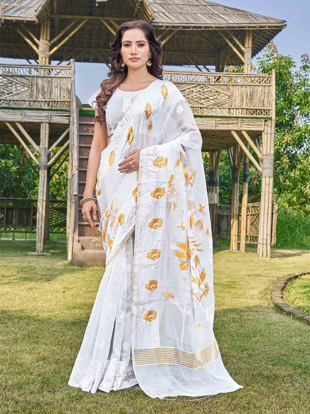 

Krimmple Floral Embroidered Zari Jamdani Saree, White