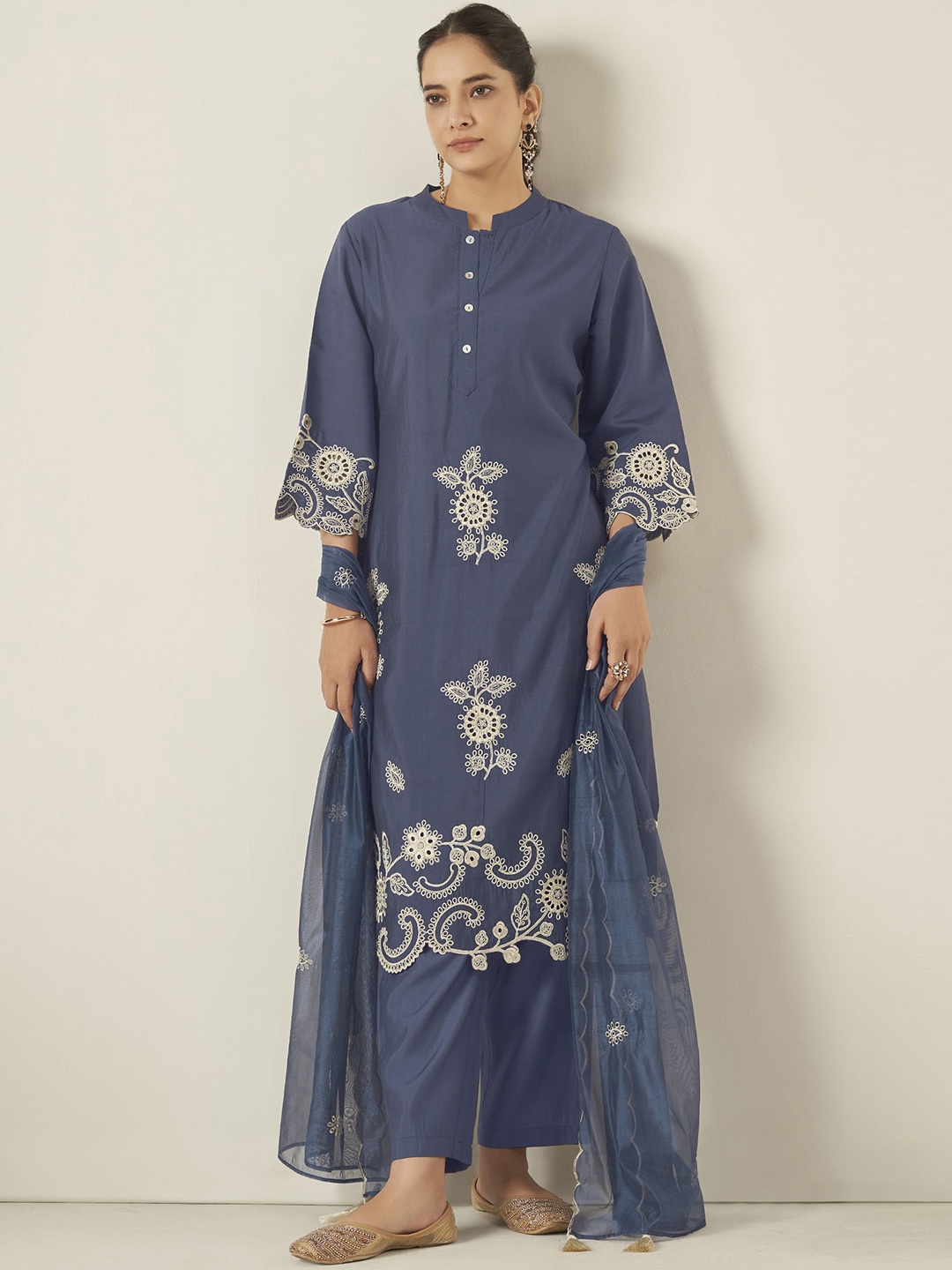 

Anouk Floral Embroidered Regular Thread Work Chanderi Silk Kurta & Trousers & Dupatta, Navy blue