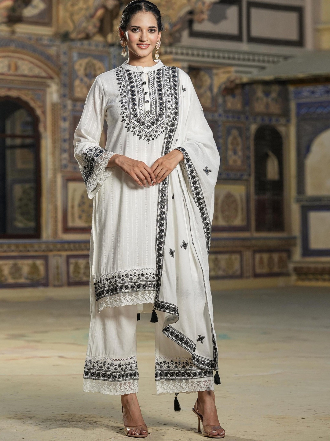 

SCAKHI Ethnic Motifs Embroidered Mirror Work Straight Kurta With Palazzo & Dupatta, White