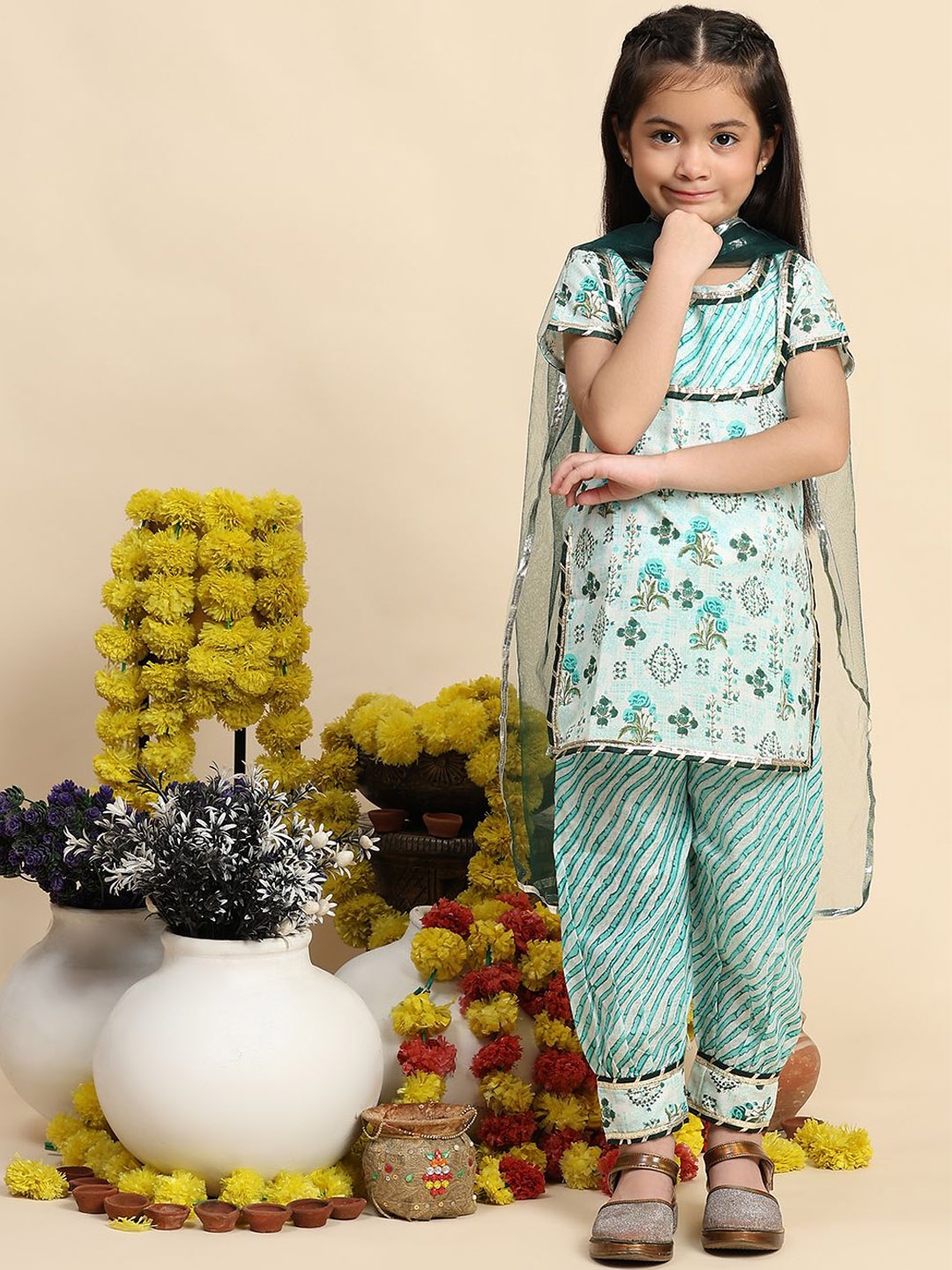 

Cutiekins Girls Ethnic Motifs Printed Straight Kurta With Salwar & Dupatta, Sea green