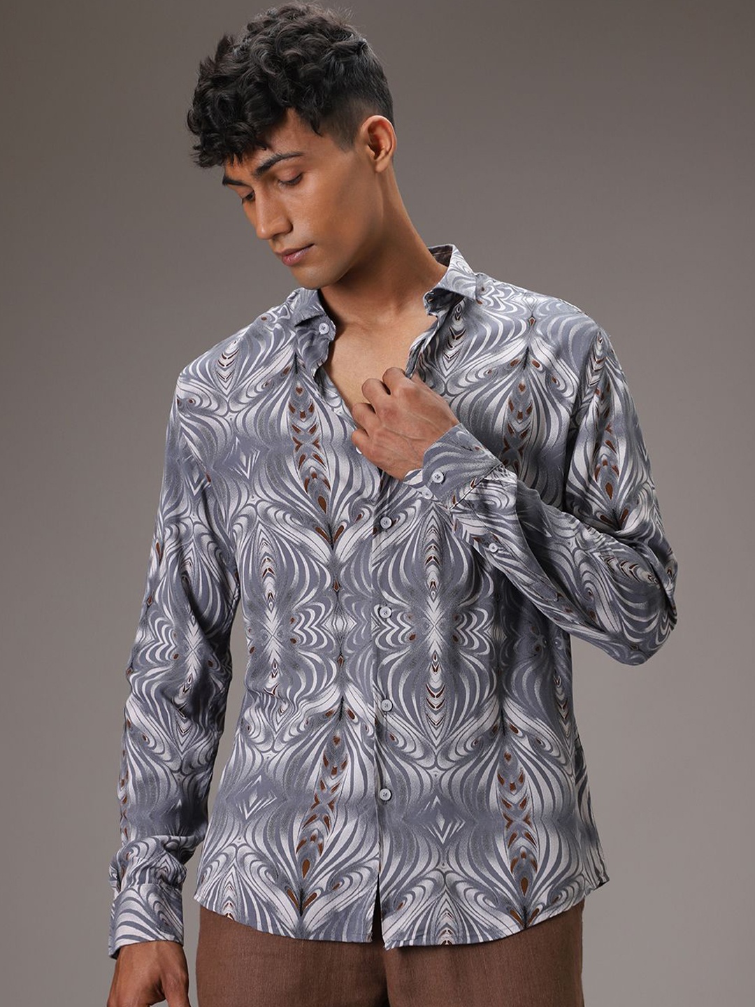 

Banana Club Men Classic Opaque Printed Casual Shirt, Grey