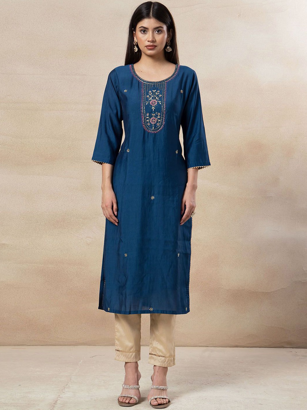 

INDYA Floral Embroidered Straight Kurta, Blue