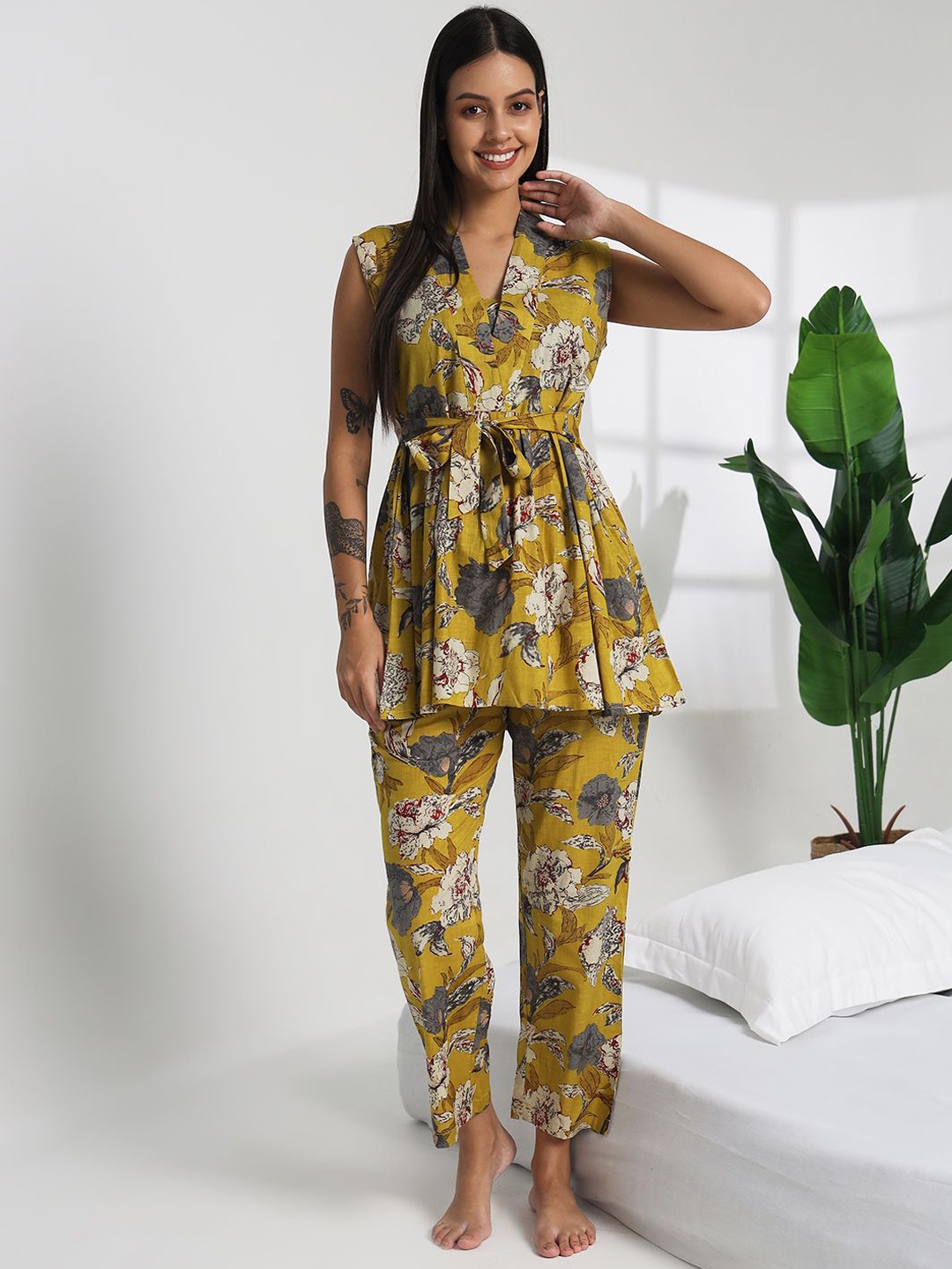 

Bannos Swagger Women Printed Night suit, Yellow