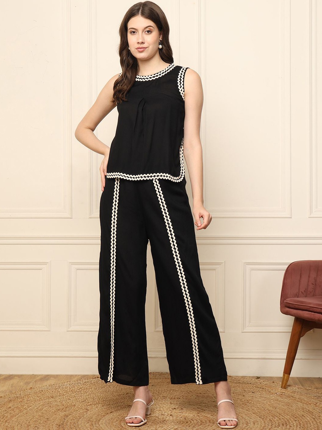 

DEEBACO Top With Trousers, Black