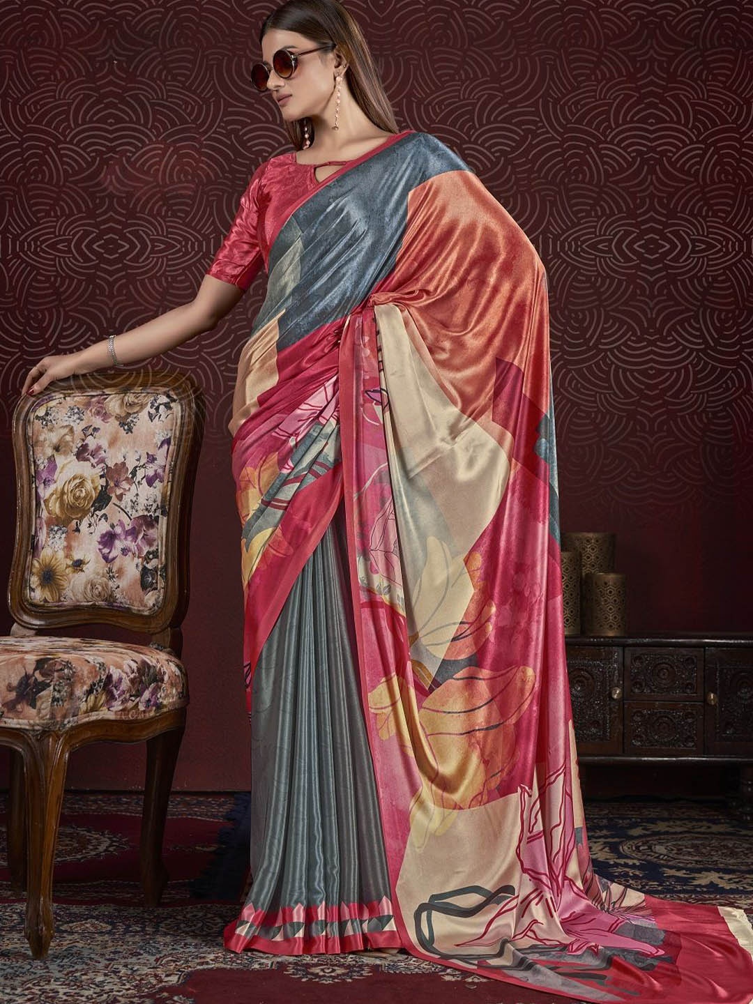 

JIVORA Abstract Printed Saree, Red