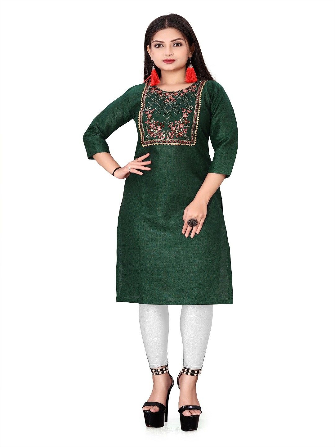 

AKK ENTERPRISE Embroidered Straight Kurta, Green