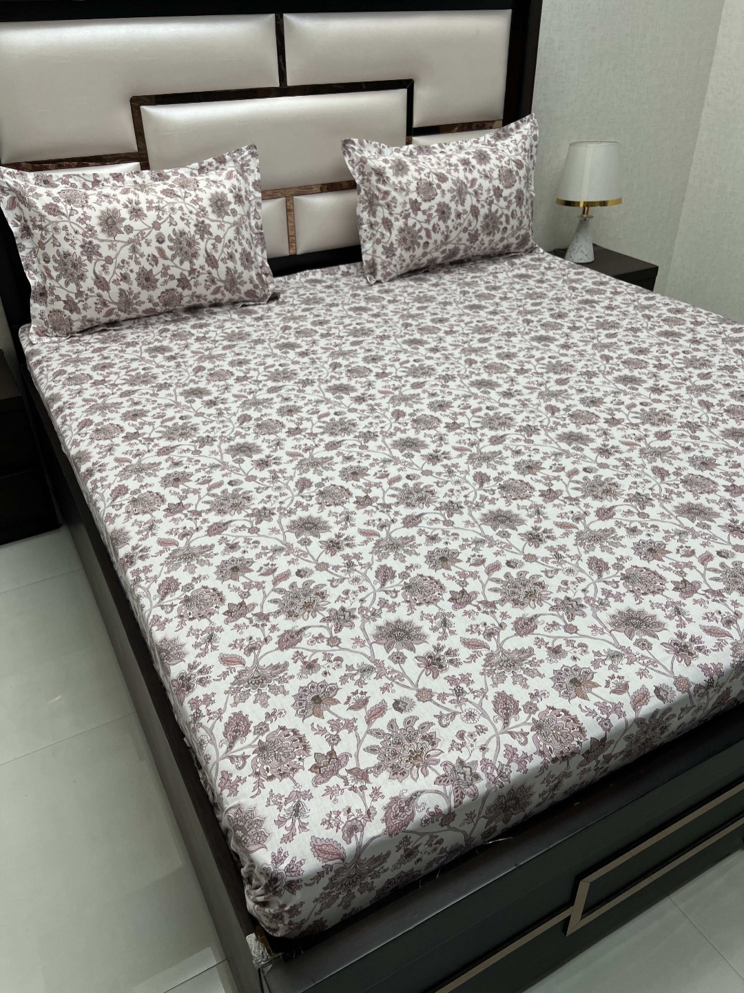 

Pure Decor Maroon & White Floral King Bedsheet with 2 Pillow Covers