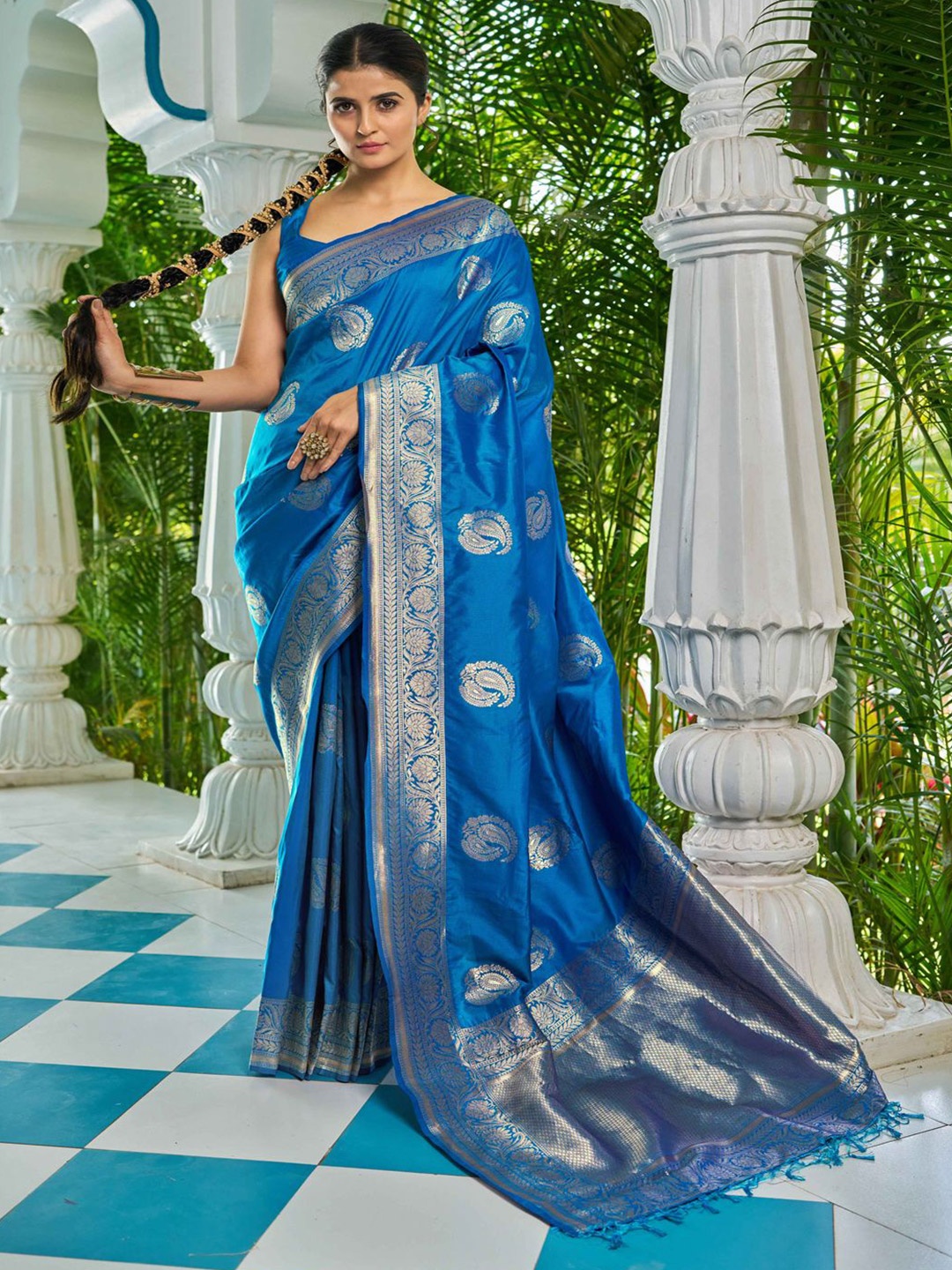 

Krimmple Woven Design Saree With Zari, Blue