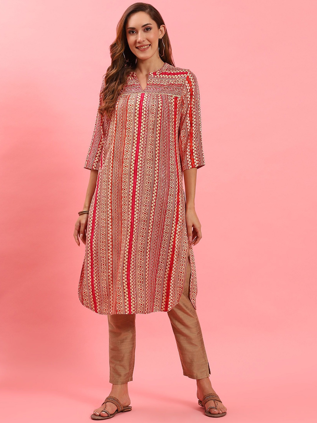 

Shree Mandarin Collar Geometric Liva Straight Kurta, Pink