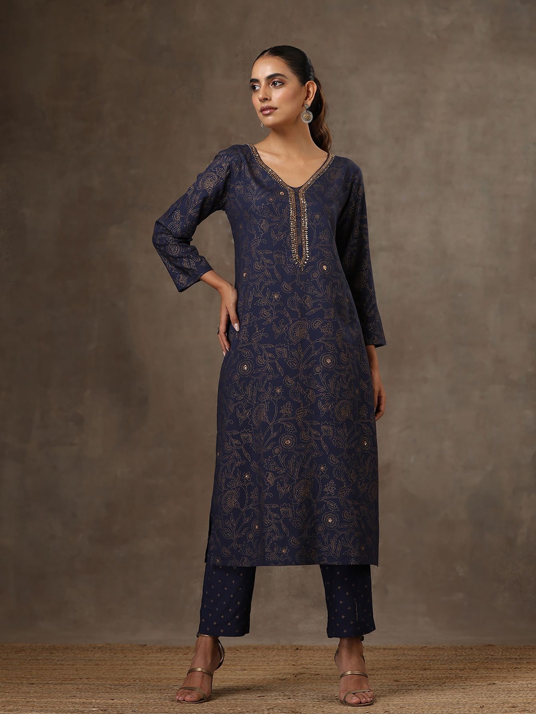 

House of Chikankari HOC Crafts Hand Embroidered Printed Kurta Set, Navy blue