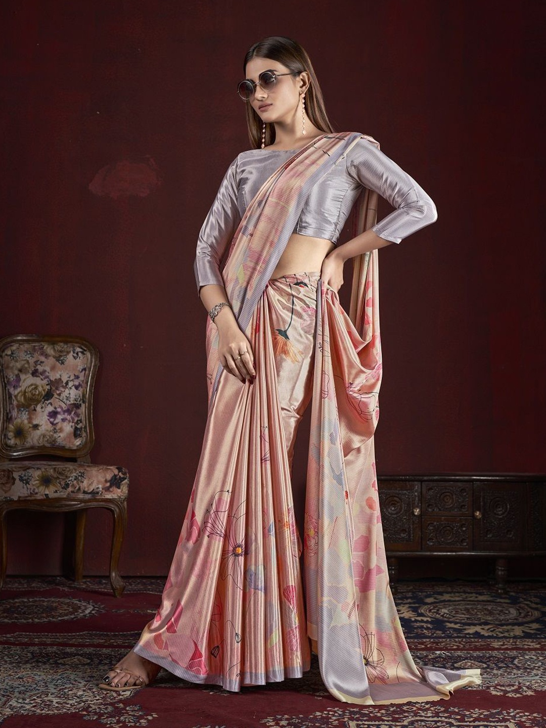 

JIVORA Floral Printed Saree, Pink