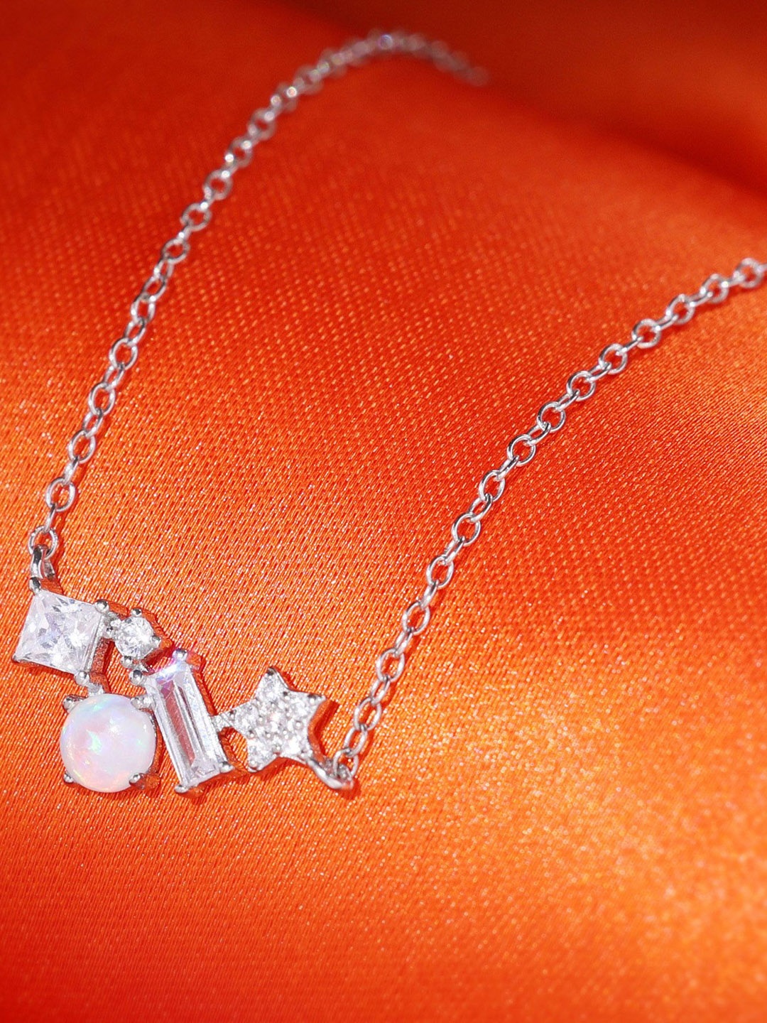 

DEESSA 925 Sterling Silver Rhodium-Plated Stones Studded Contemporary Chain