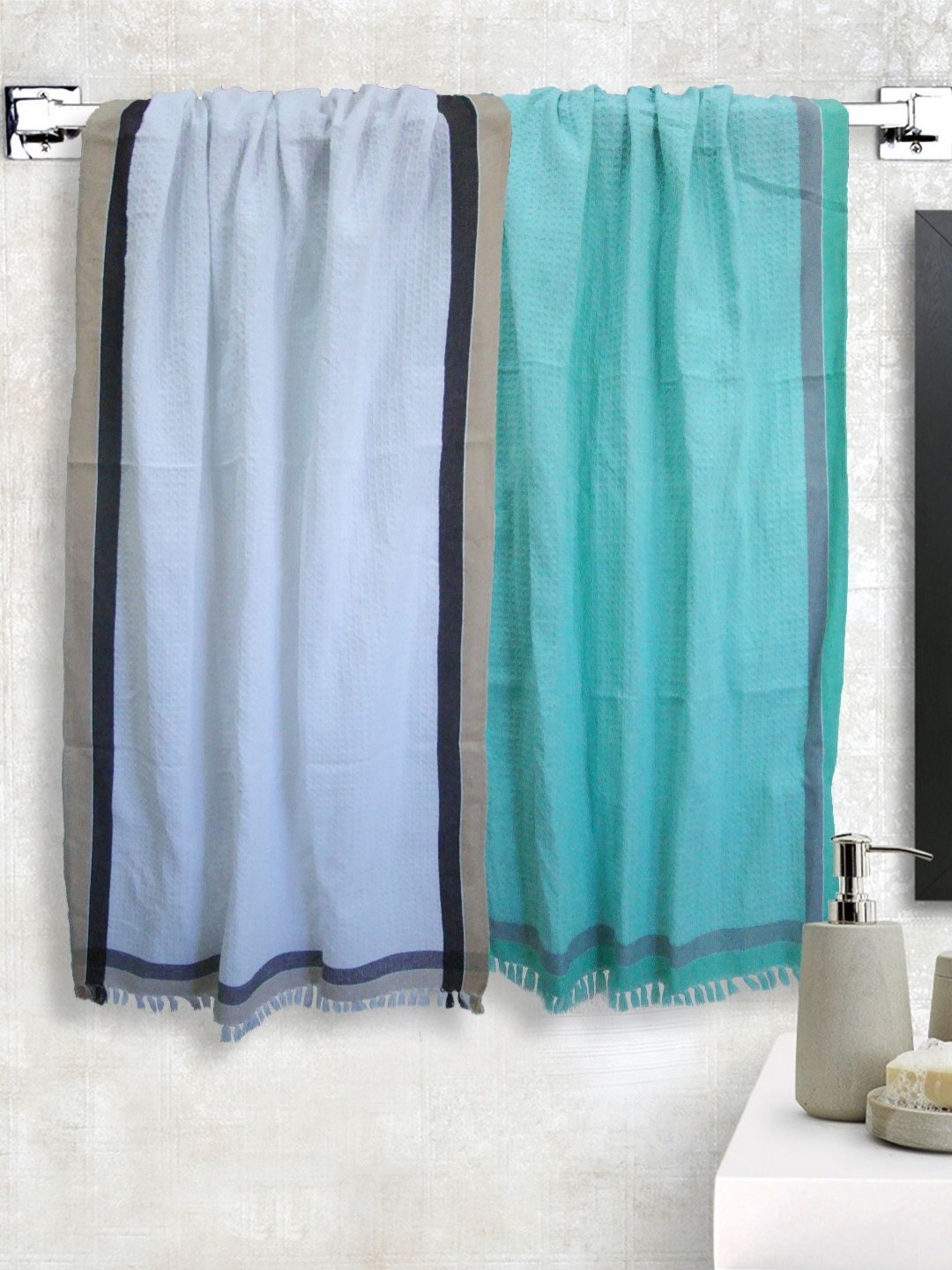 

Aura Blue & Green 2 Pieces Cotton 210 GSM Bath Towels