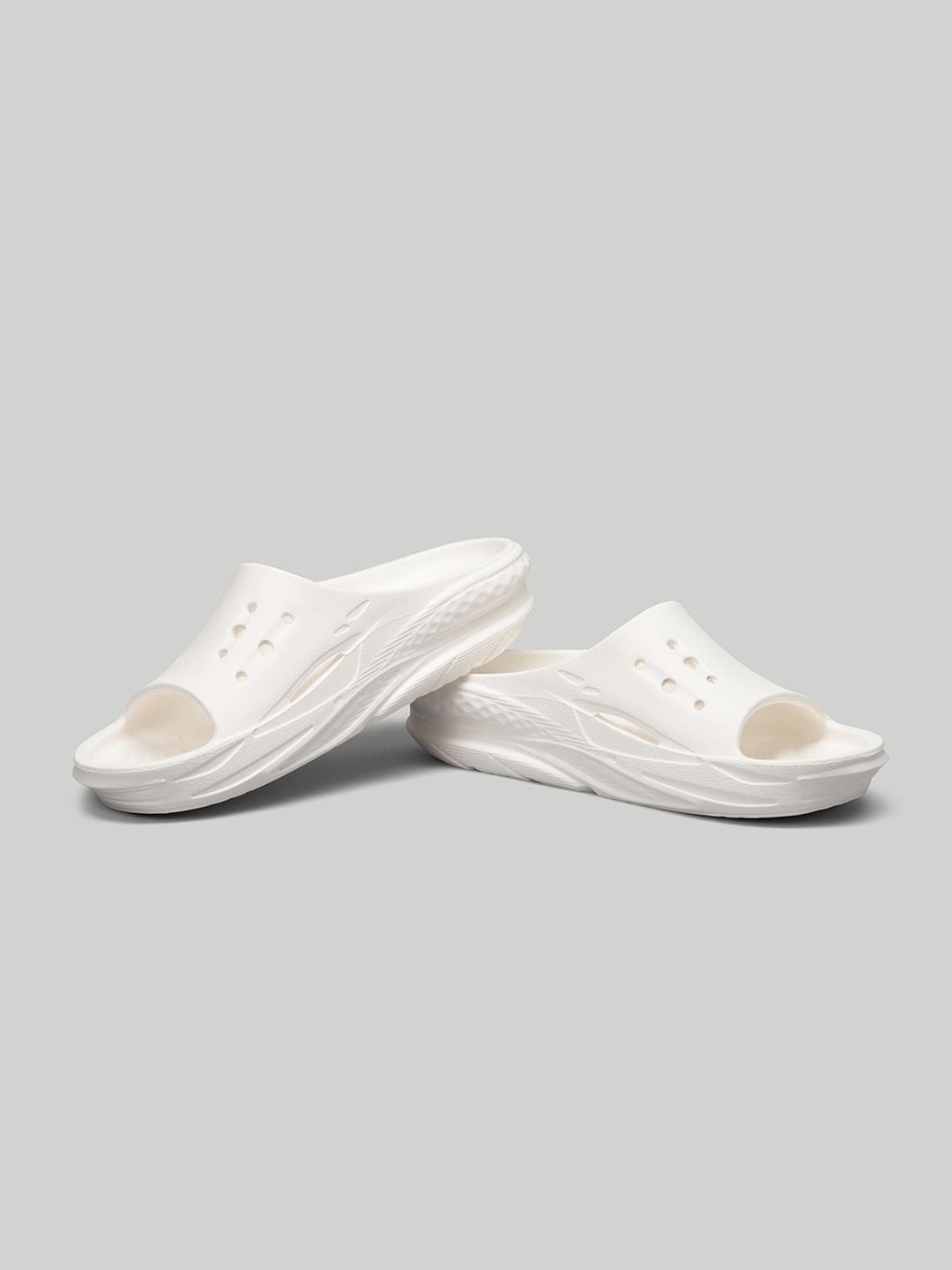 

Crocs Unisex Croslite Self Design Sliders, White