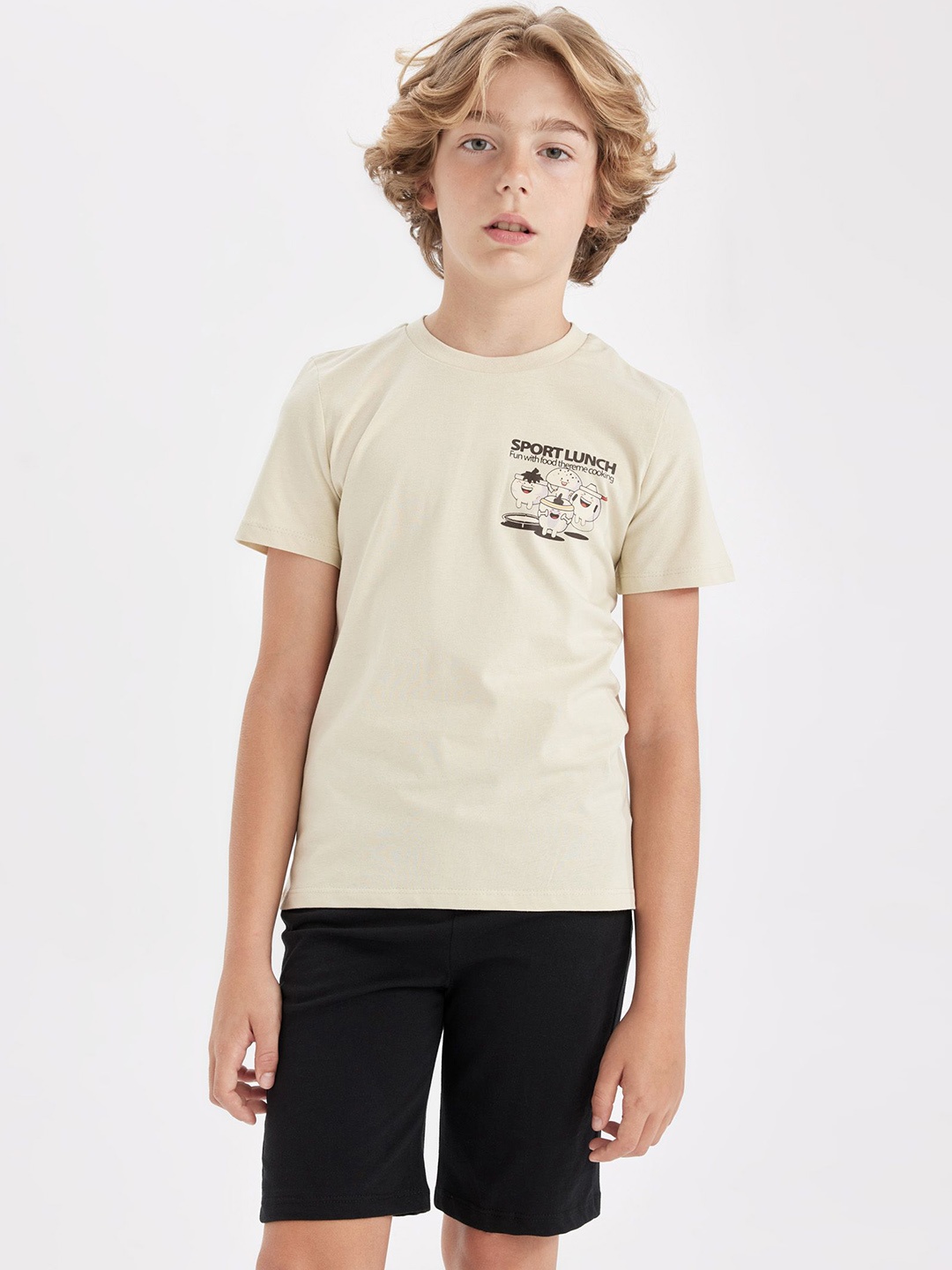 

DeFacto Boys Printed Pure Cotton T-Shirt With Shorts Night Suit, Cream