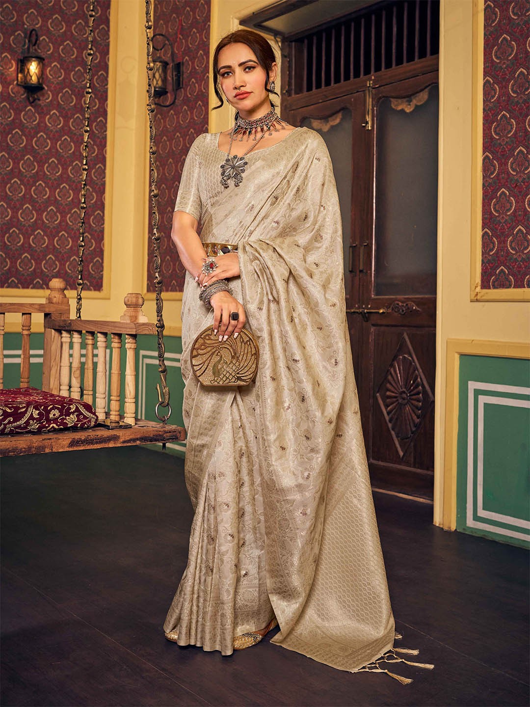 

Krimmple Woven Design Zari Saree, Cream