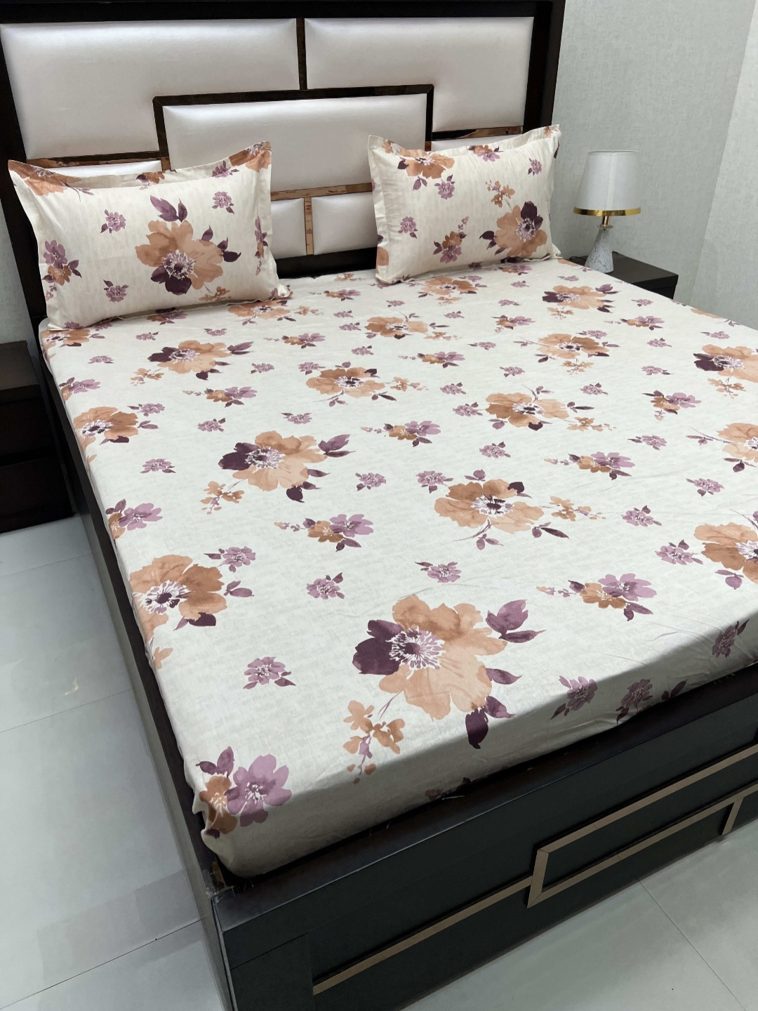 

Pure Decor Brown & White Floral 350 TC Cotton King Bedsheet with 2 Pillow Covers