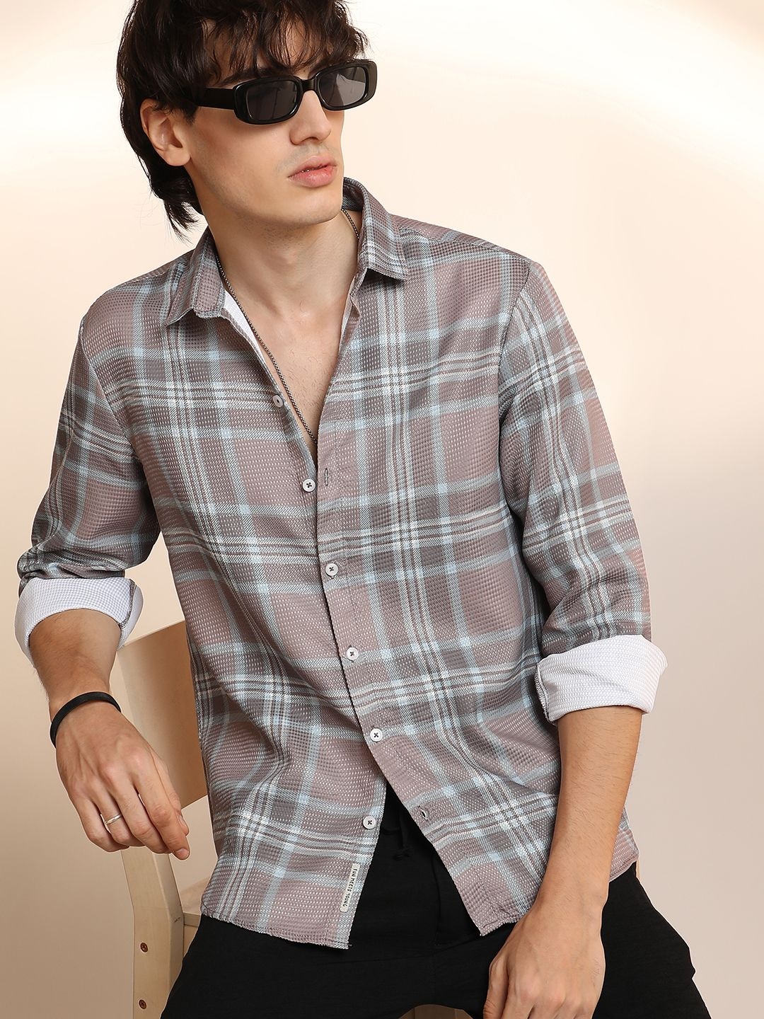 

Campus Sutra Men Comfort Spread Collar Buffalo Checked Cotton Casual Shirt, Grey