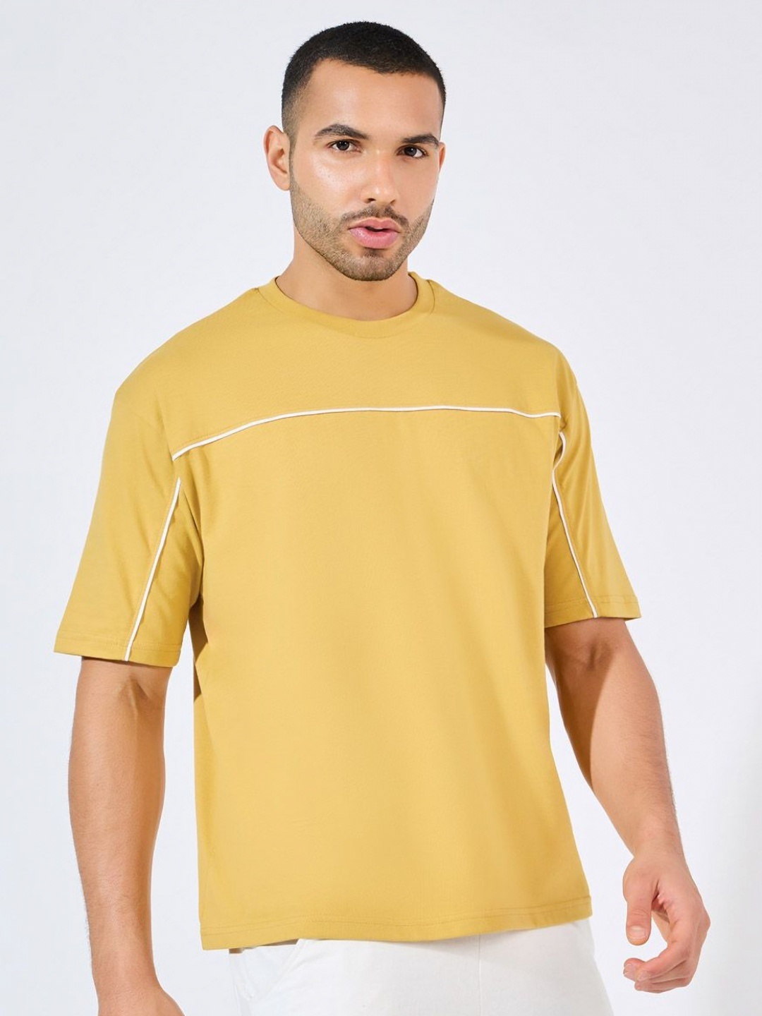 

Men Oversized Contrast Seam Piping T-Shirt, Yellow
